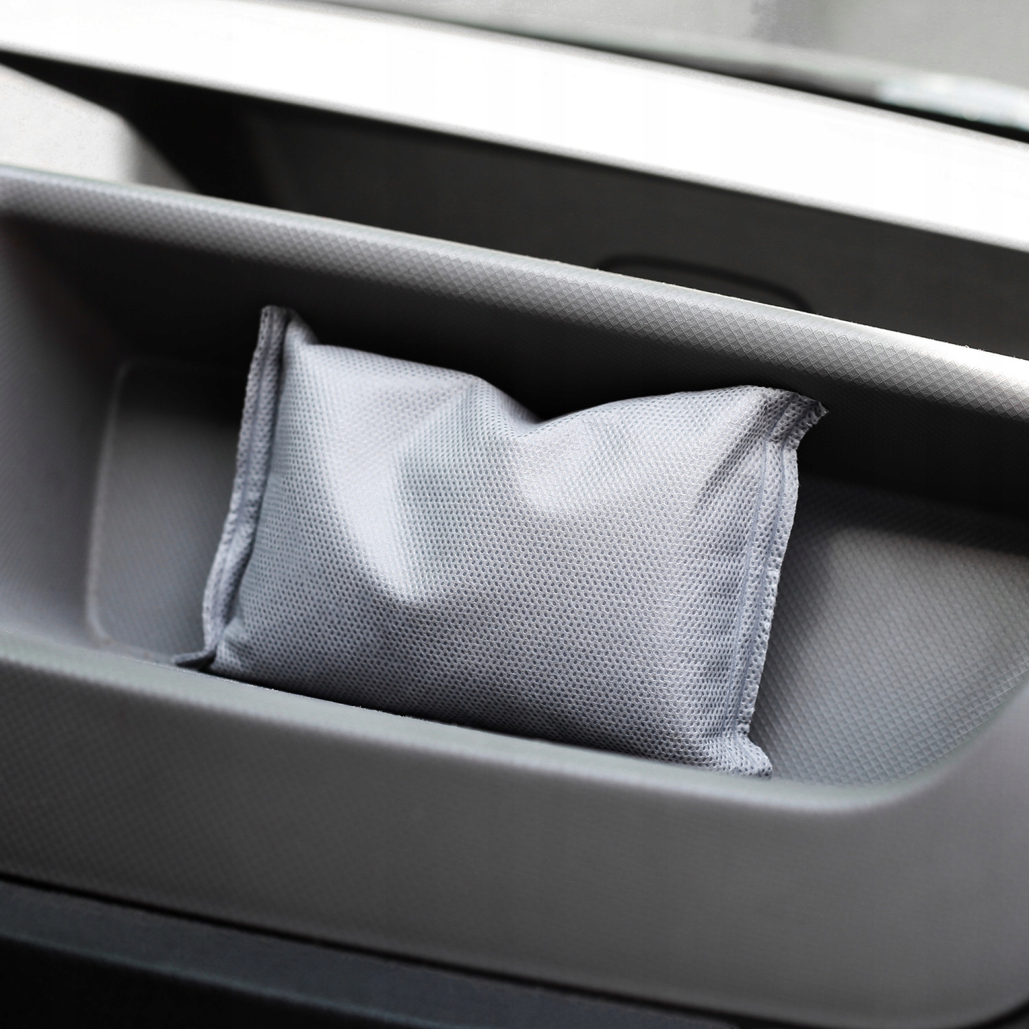 3x POCHŁANIACZ WILGOCI DO SAMOCHODU ELEKTRONIKA Producent Wessper