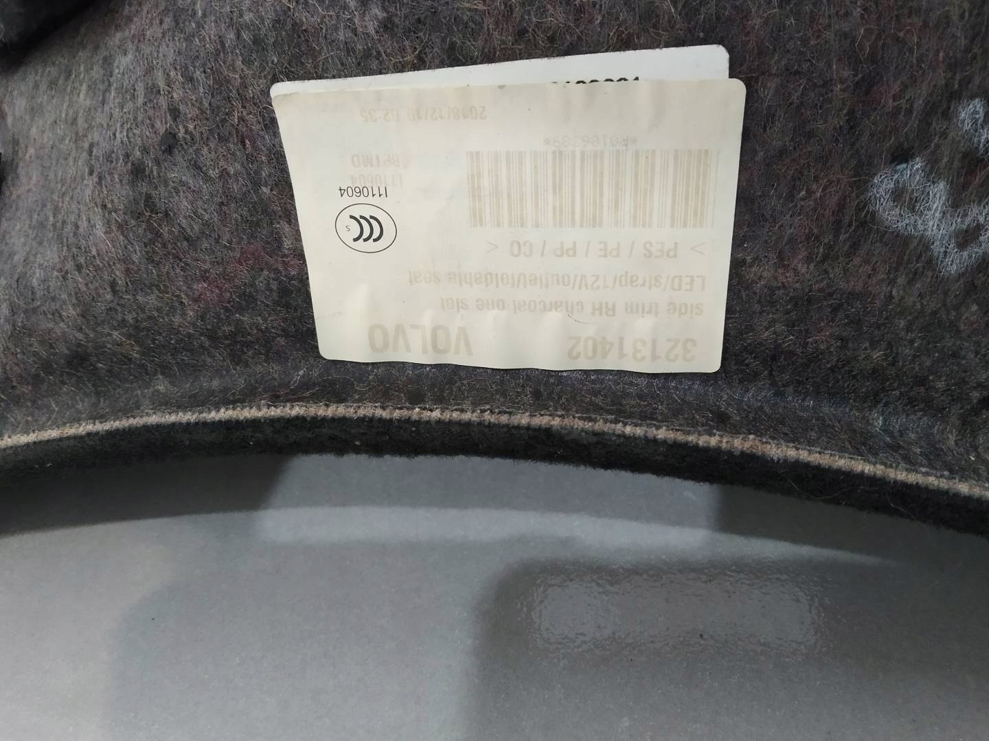 upholstery side right rear part boot Volvo V60 II (2018- )