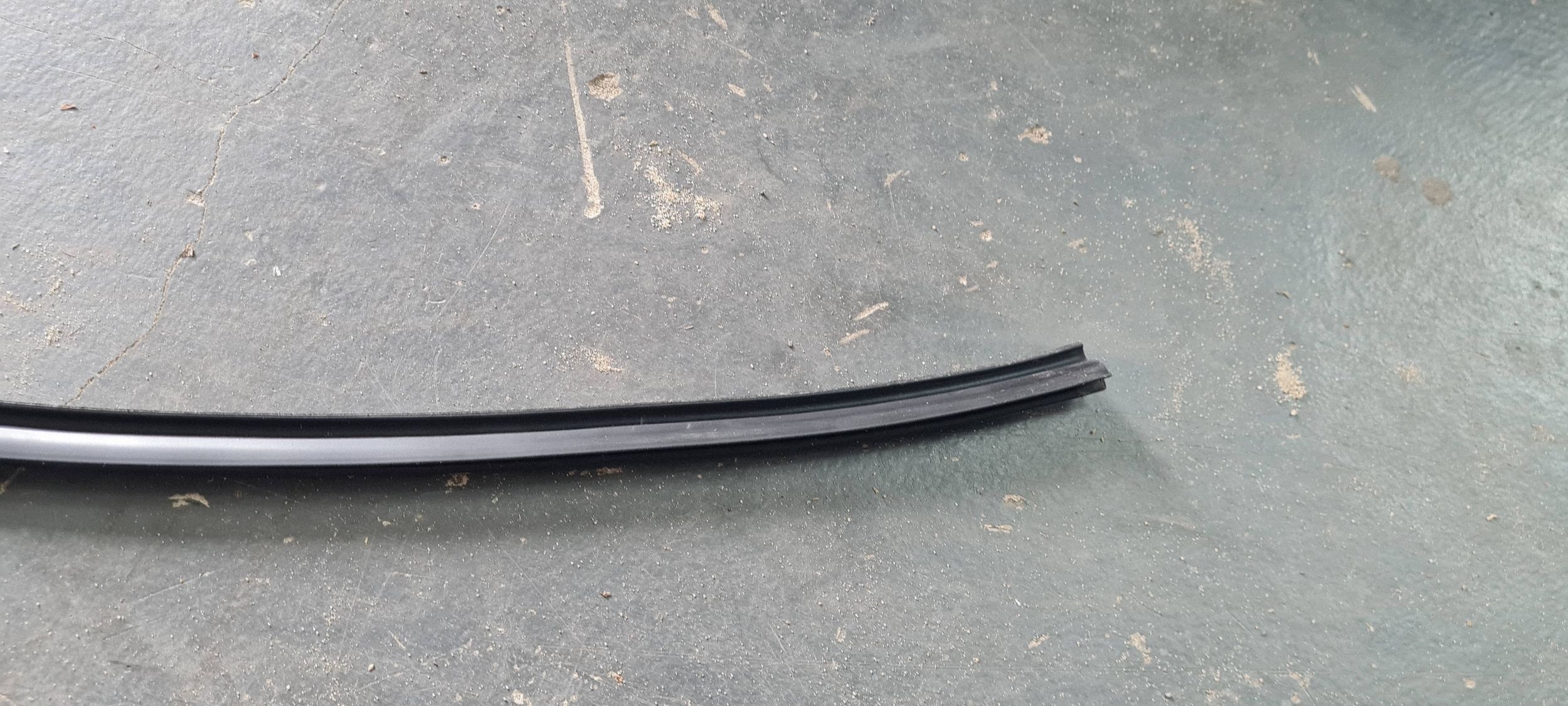 Ford Edge II 2020 gasket rubber windows door left rear part FT4BR25825