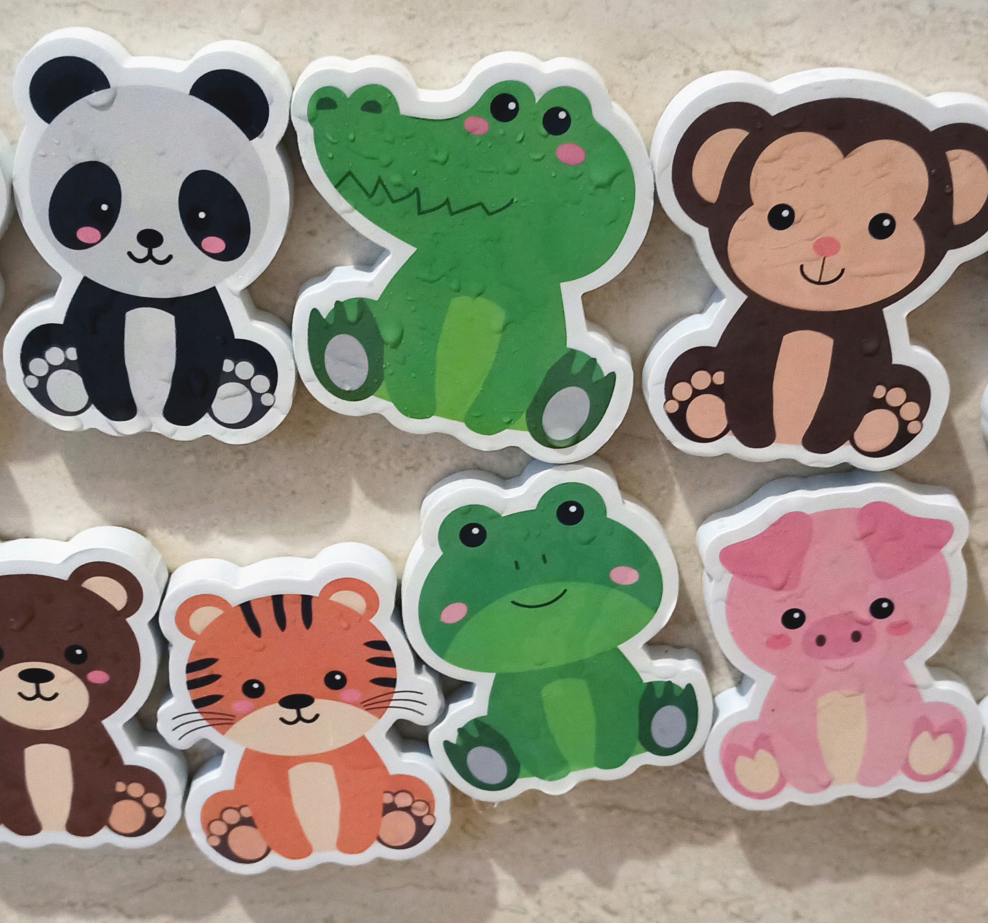 ZABAWKI DO KĄPIELI PUZZLE PIANKOWE DO WANNY + SIATKA NA ZABAWKI KĄPIELOWE Kolor dominujący wielokolorowy