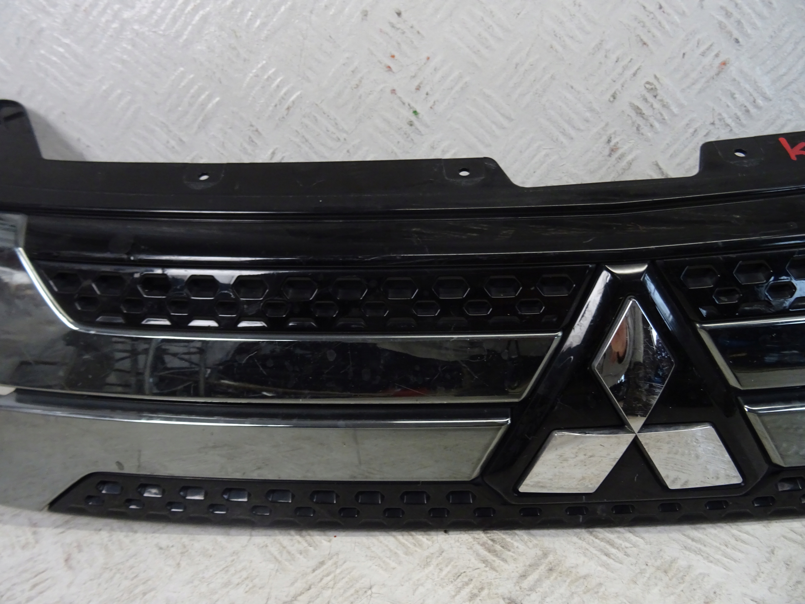 grill grille front front MITSUBISHI OUTLANDER III LIFT 7450B304