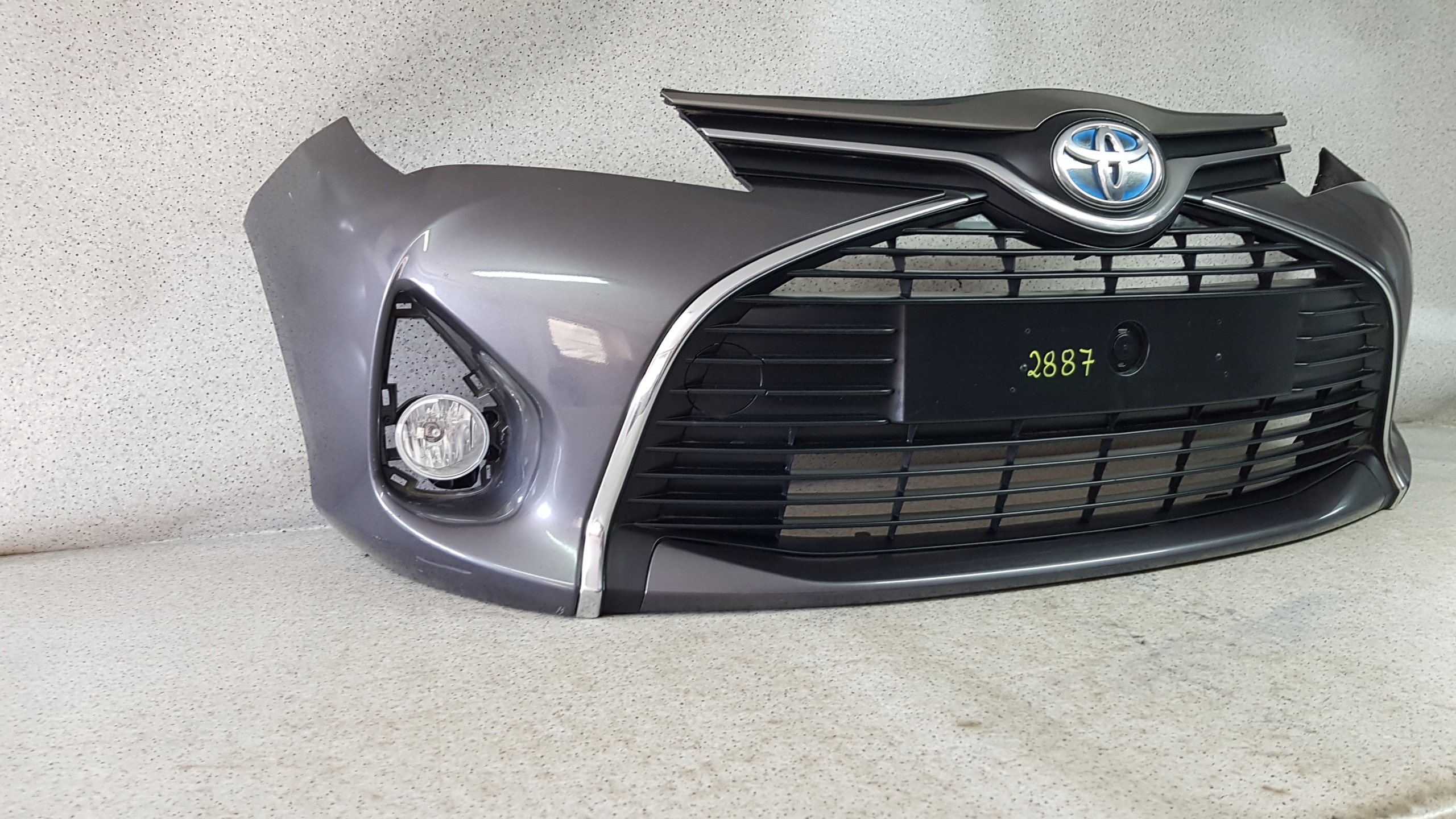 TOYOTA YARIS 3 III 2014 - bumper front 2887