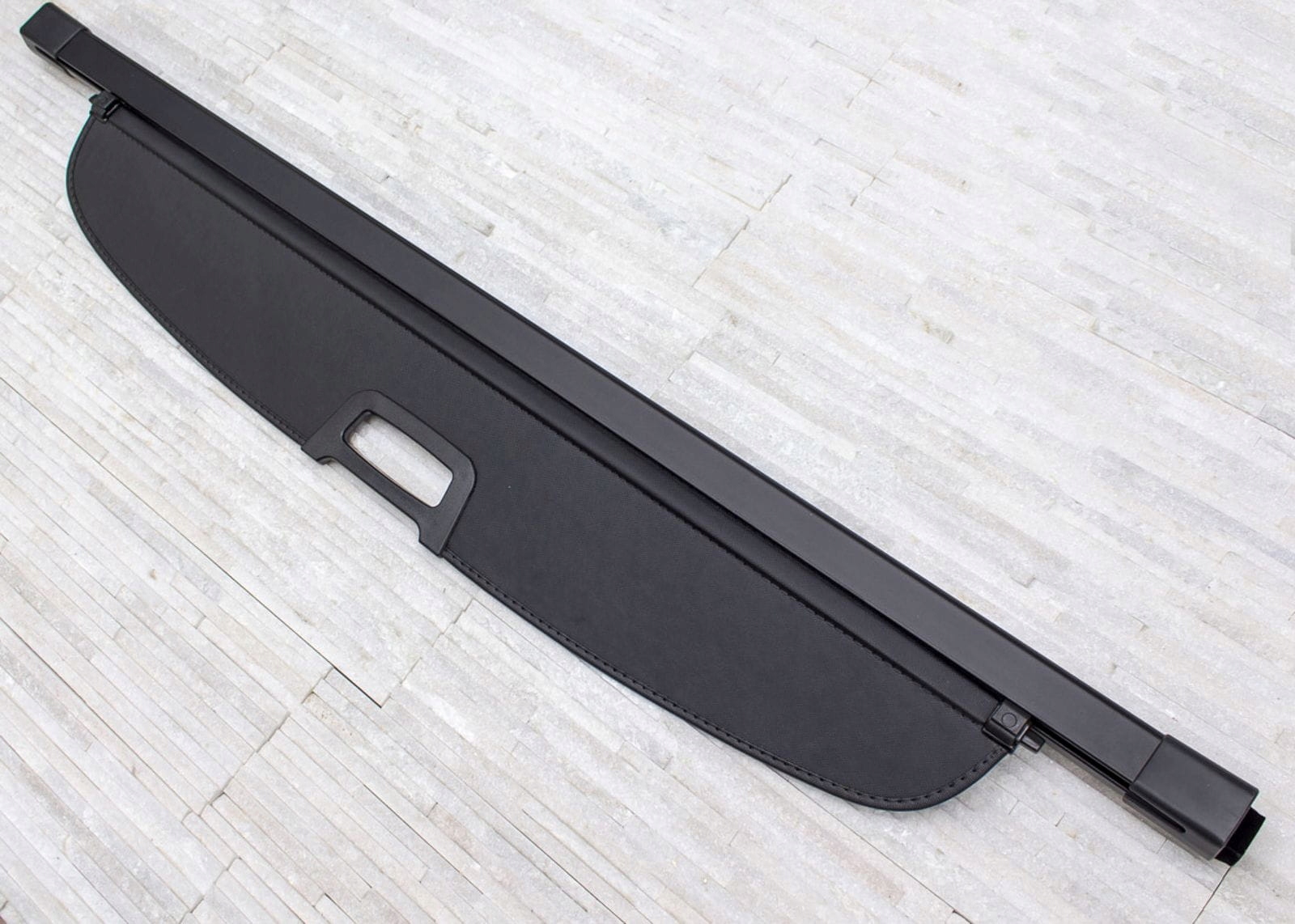 ROLETA BAGAŻNIKA MITSUBISHI OUTLANDER II 2006-2012 Producent części Inny