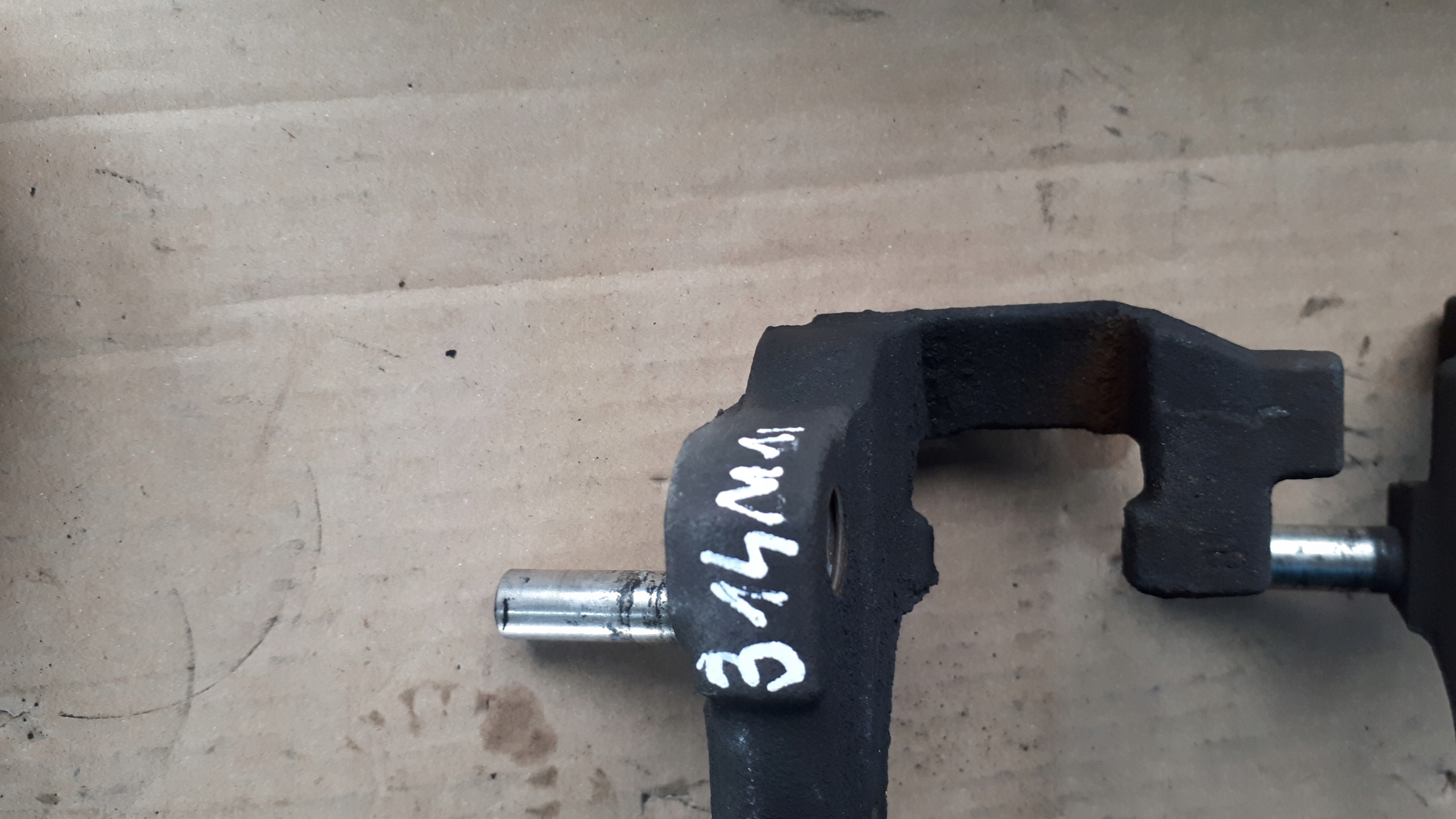 A4 B9 8W JARZMO caliper front left right 314 A5 8W