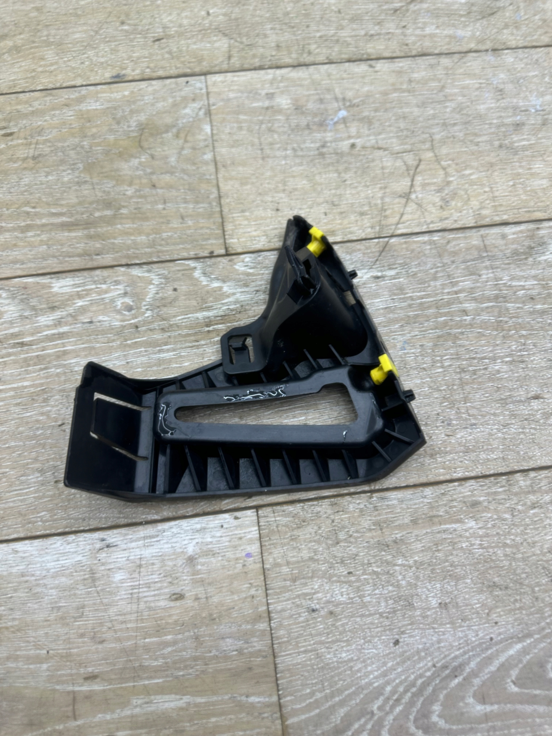 BMW G32 Support plaque Aile Gauche 7415597