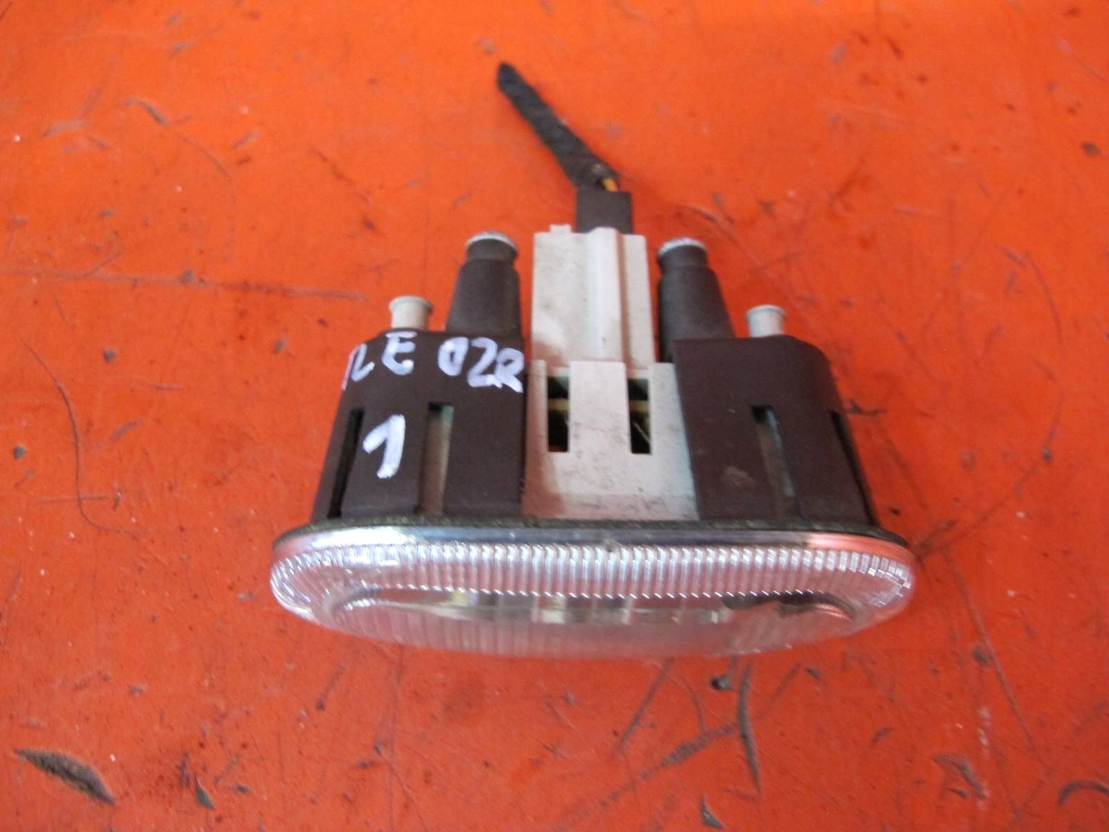 VW NEW BEETLE 1C1 Indicateur de direction Flèche LED Aile Avant 1C0949101A