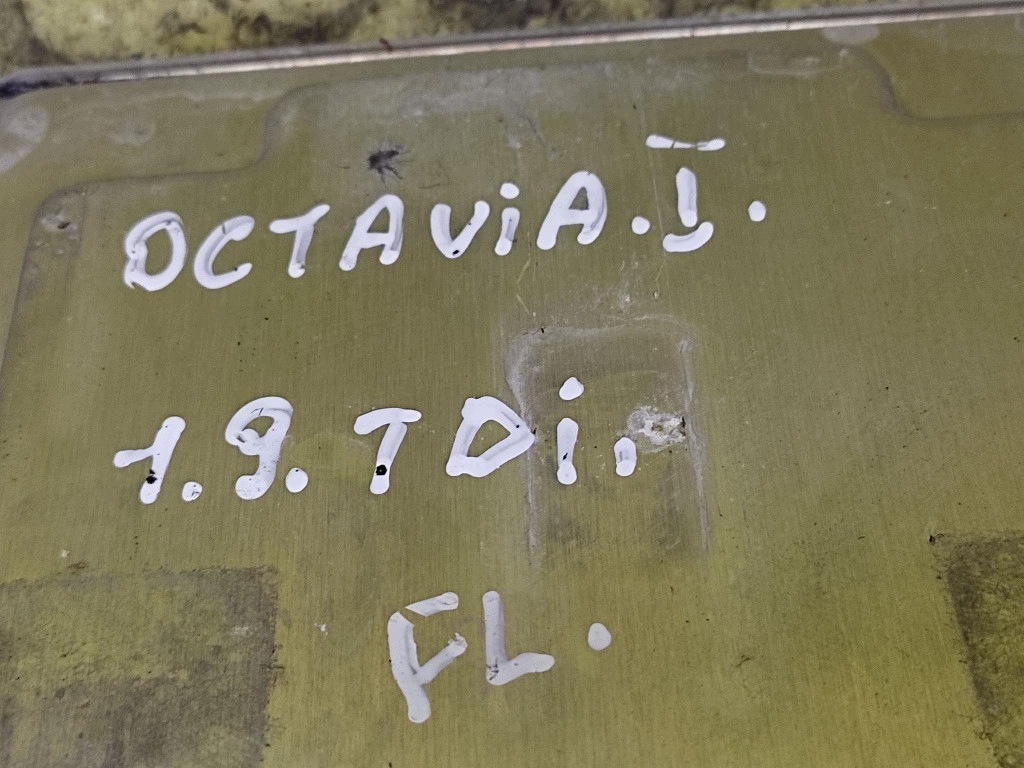 SKODA OCTAVIA control unit of the engine 0281010129