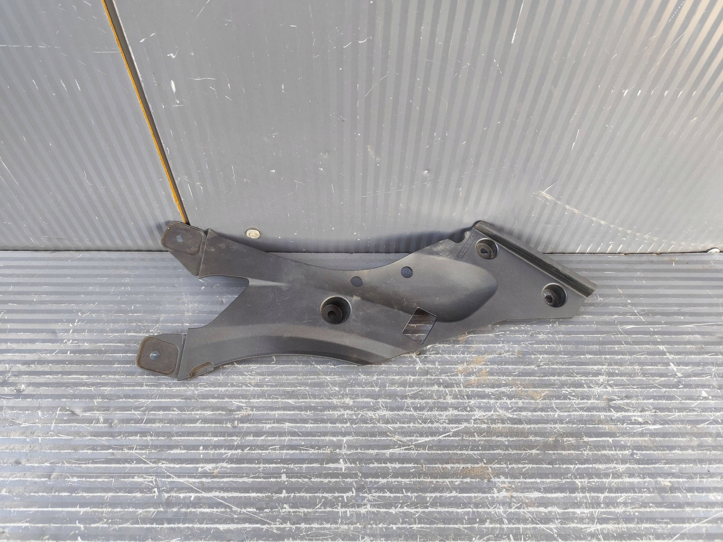 MASERATI GRECALE front panel cover of the front right 670215671