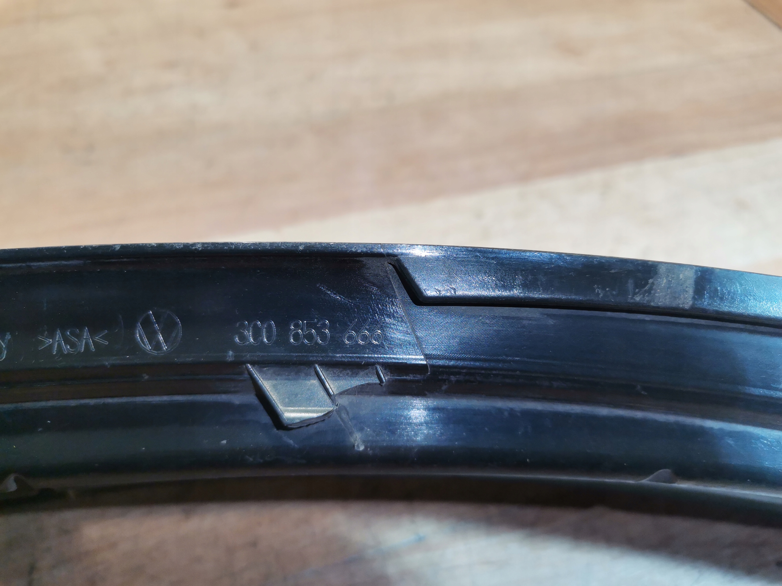 grid of a bumper right VW PASSAT B6 3C0853666 05