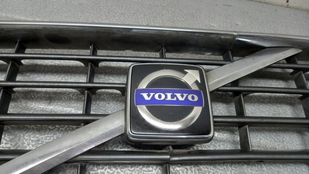 решетка радиатора volvo S80 II 30655102