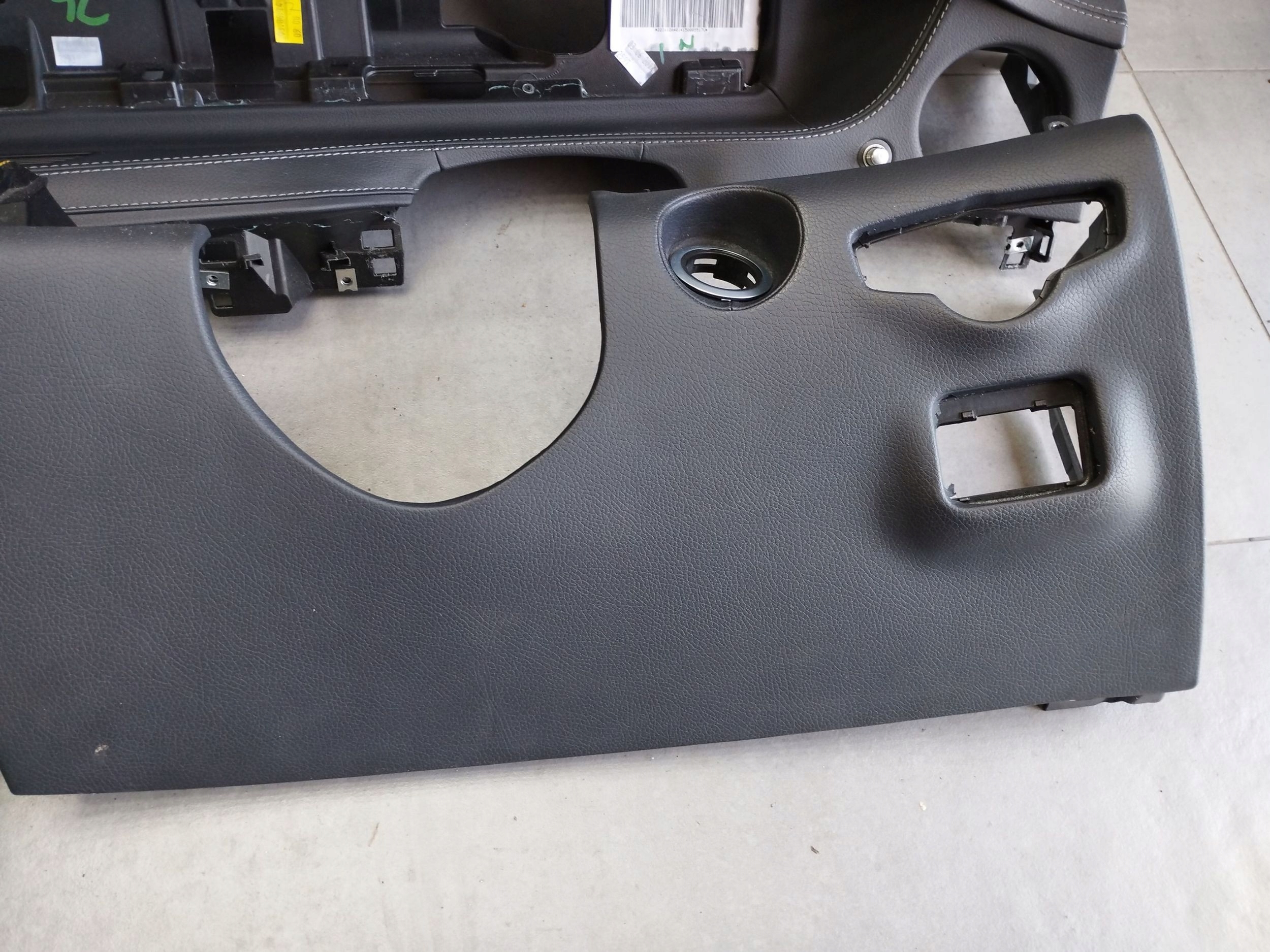 Mercedes-Benz S W222 2014 dashboard cockpit console A2226800387 RHD