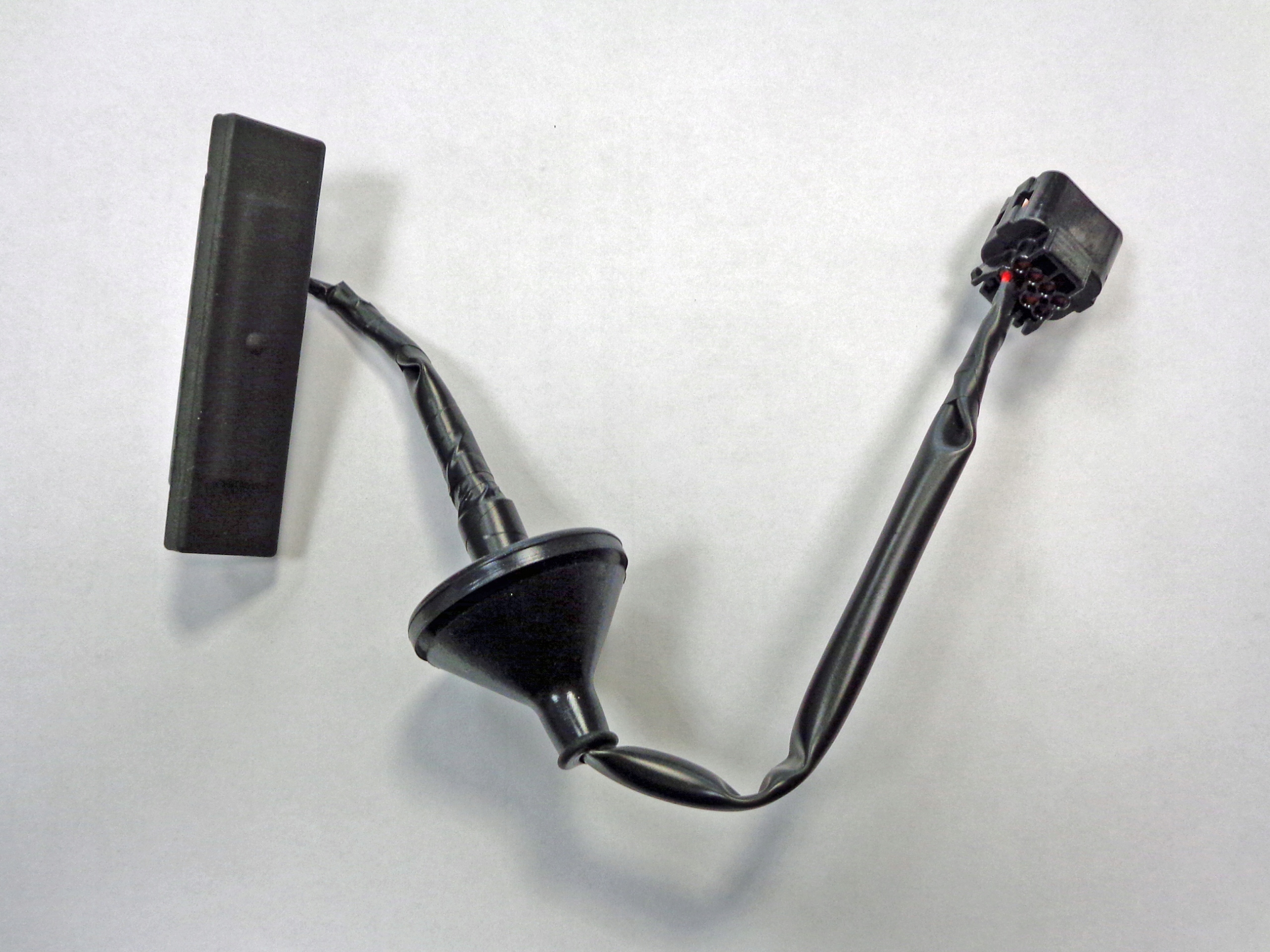 Нове ручка кнопка кришки зад. Kia Rio 2016- оригінал.