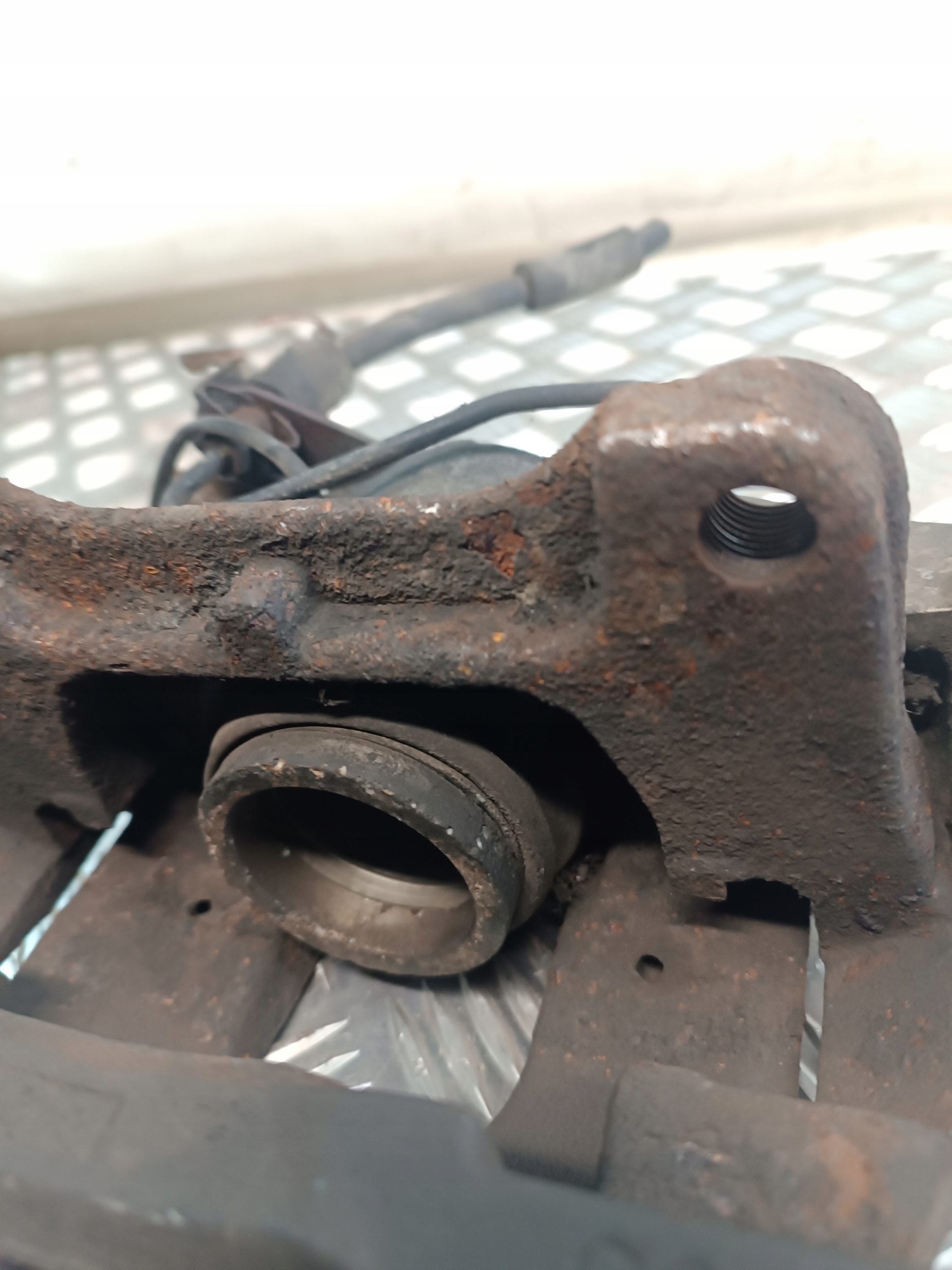 caliper brake right front A6C5 2004r 2.5TDI
