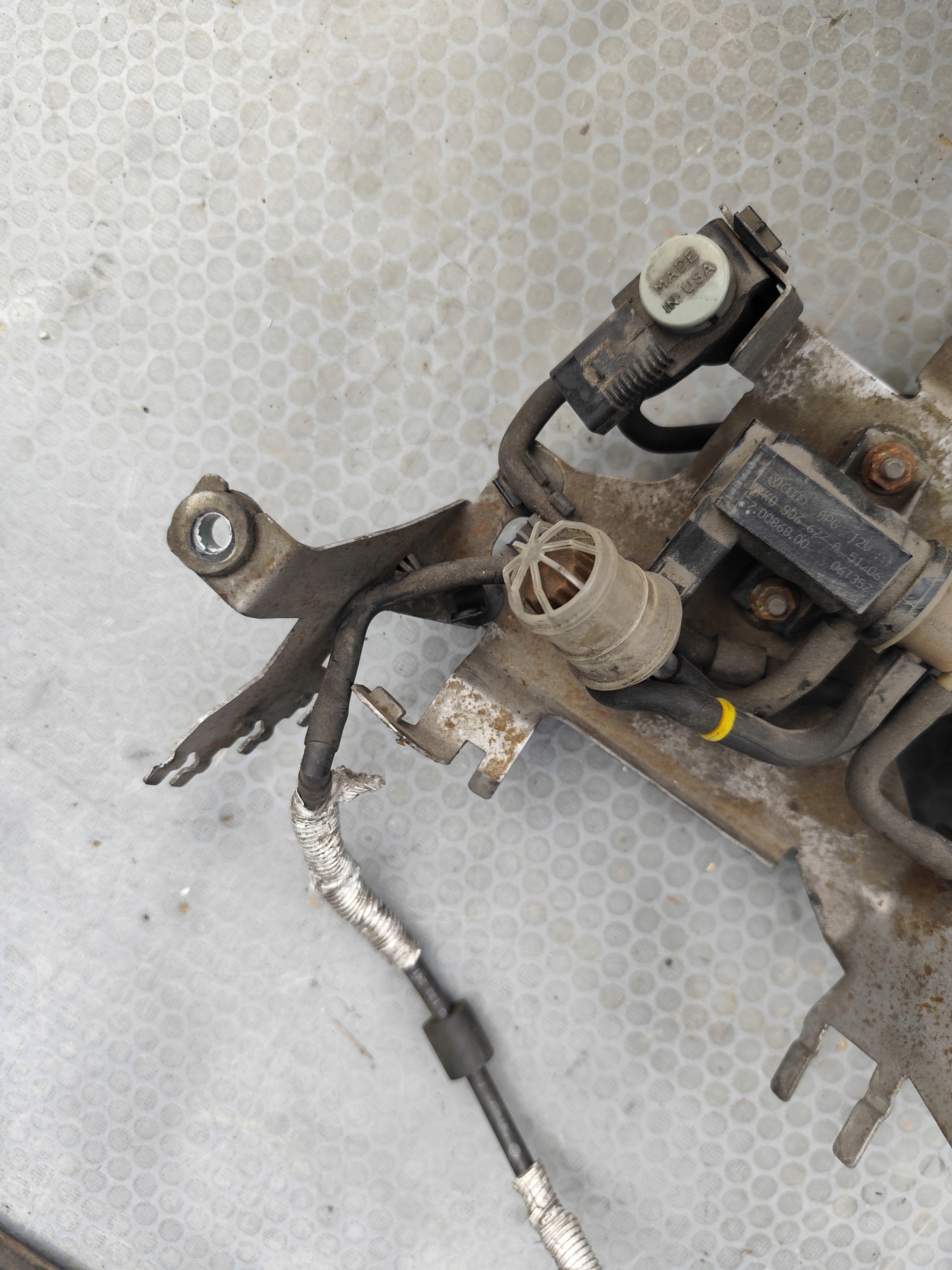 VW T5 Sensor GRUSZKA PODCISNIEN 2.5 BNZ