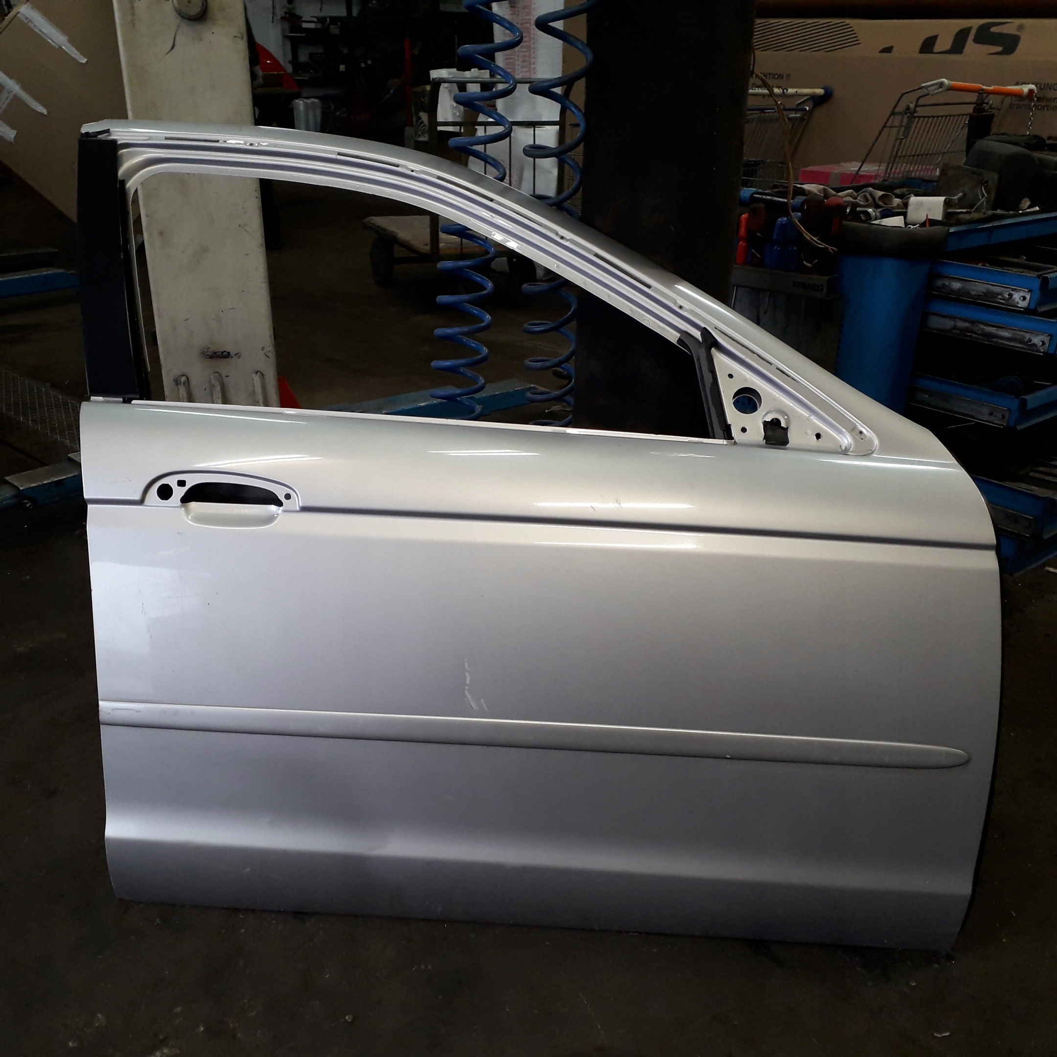 JAGUAR S-TYPE 98- DRZWI PRAWE PRZEDNIE LAKIER MDZ