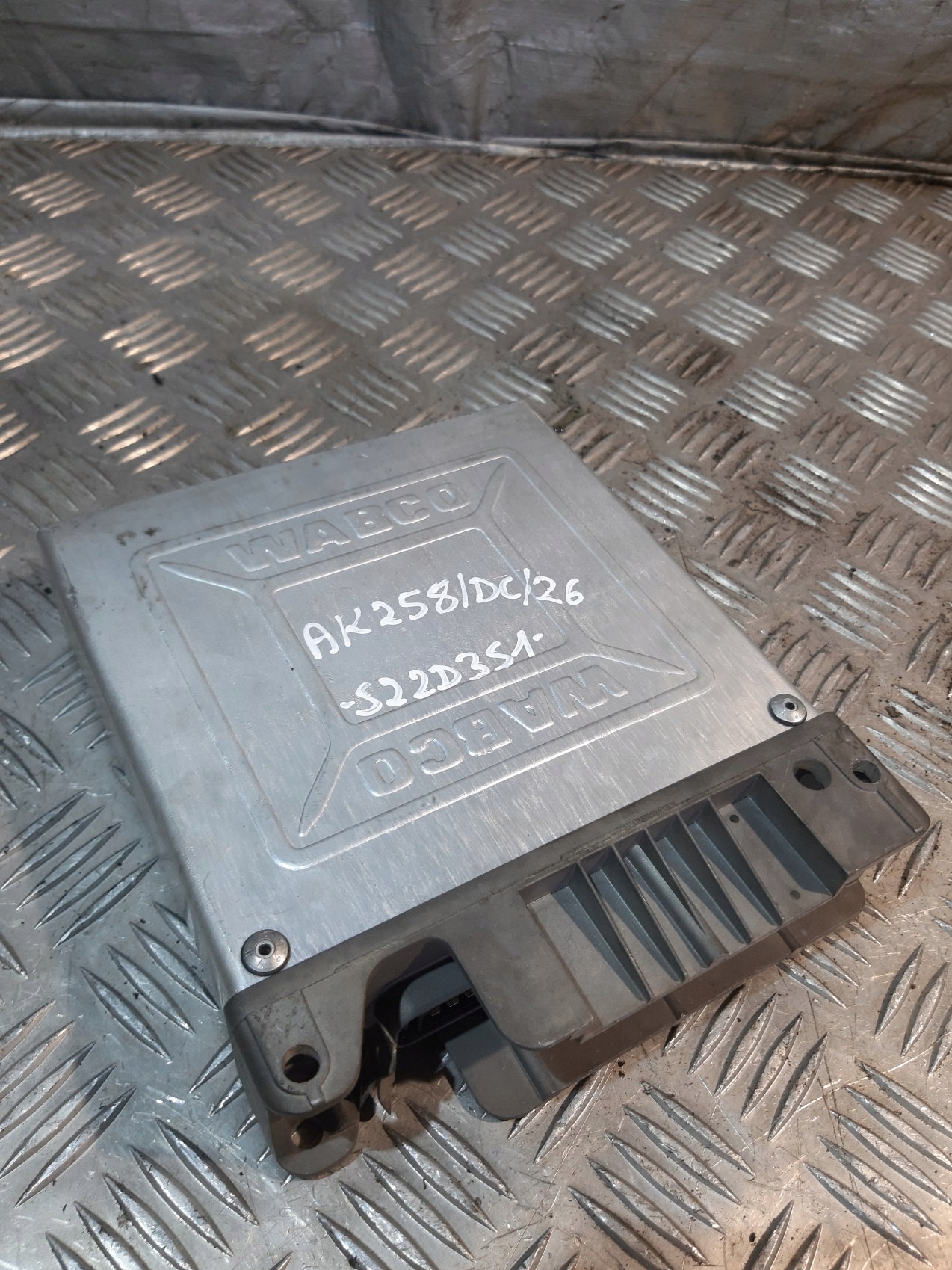 control unit ABS ASR 24V Iveco Wabco 4460040640