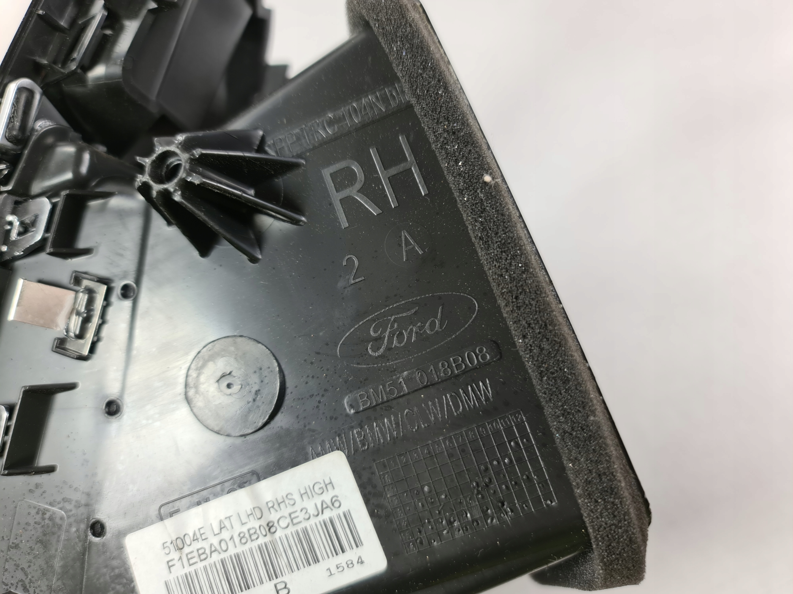 FOCUS MK3 KRATKA NAWIEWU PRAWA BM51-018B08 Typ samochodu Samochody osobowe