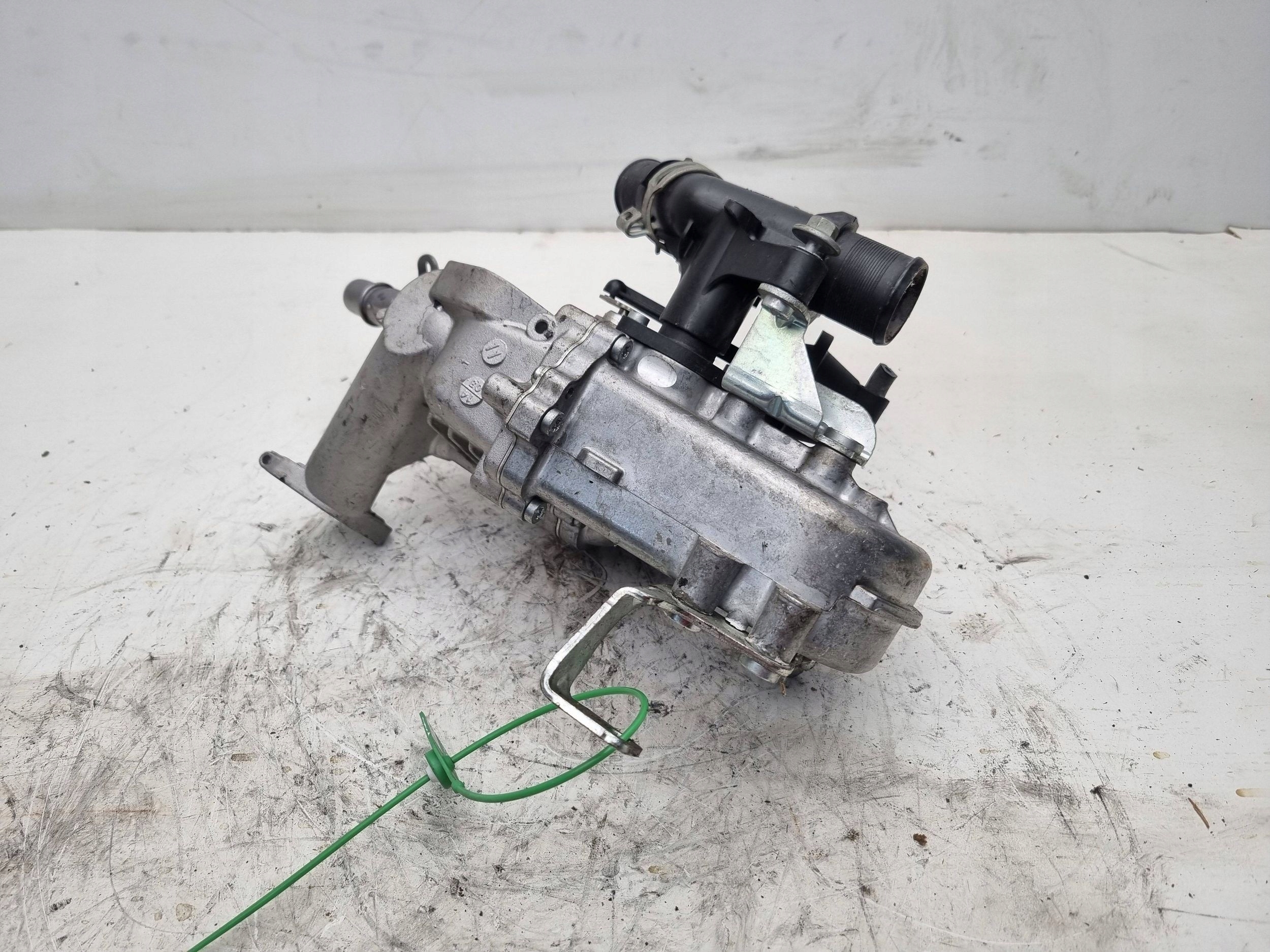 Abgaskuehler AGR AGR-Ventil FM5Q-9D475-AA02 FORD KUGA MK2 TRANSIT CONNECT