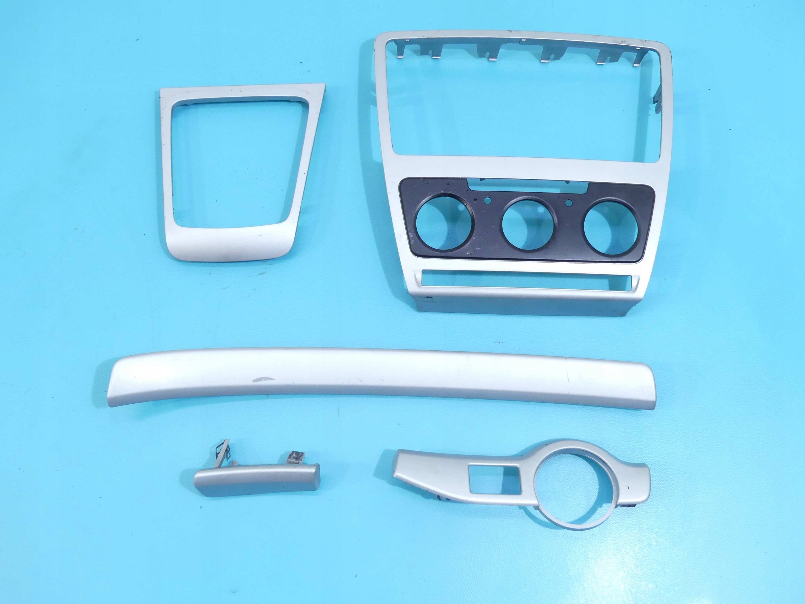 LISTWA DESKI DEKORY RAMKA RADIA OCTAVIA II LIFT EU