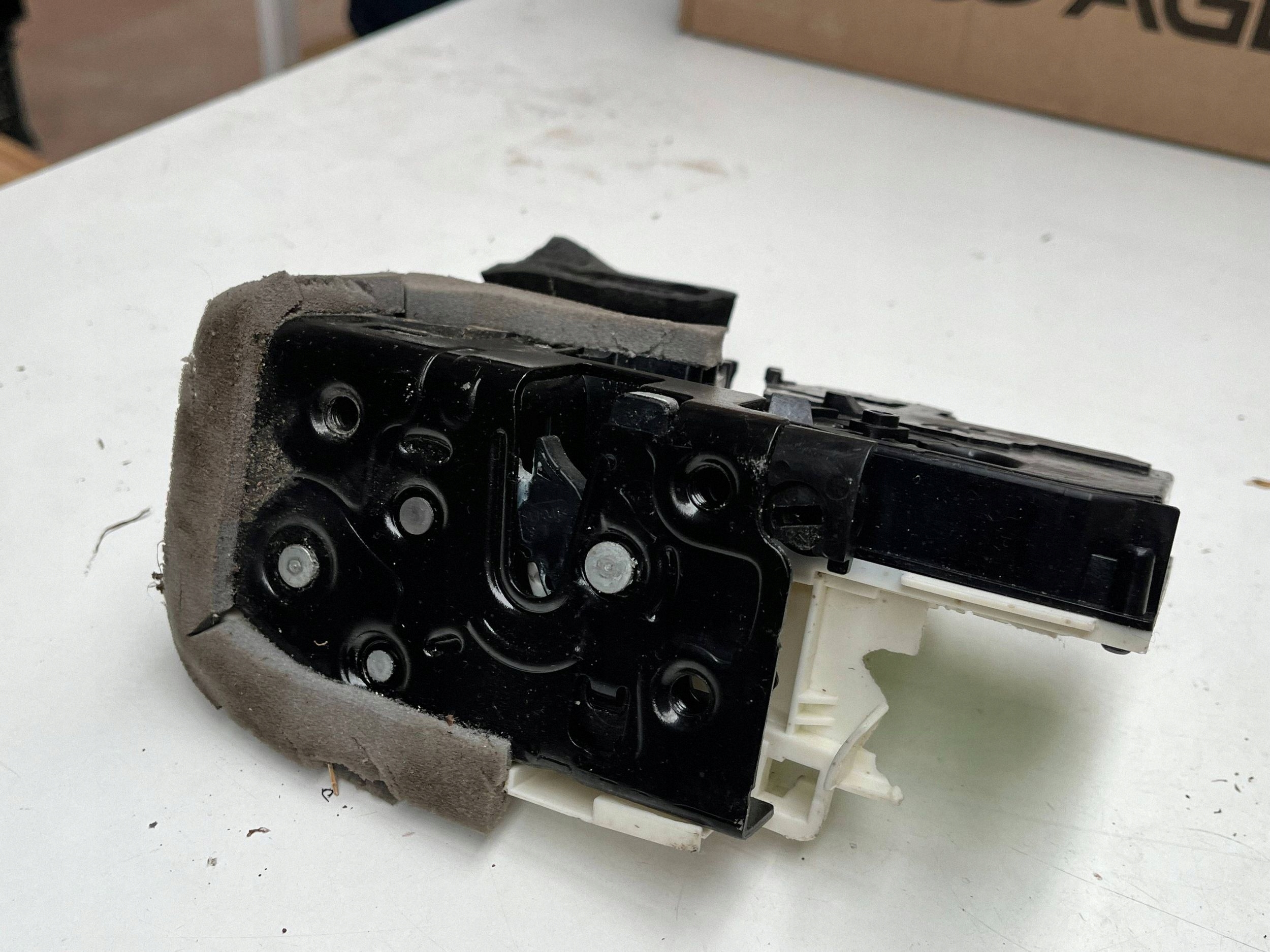 lock windows side of the rear left side Audi A6 S6 C8 4K W59