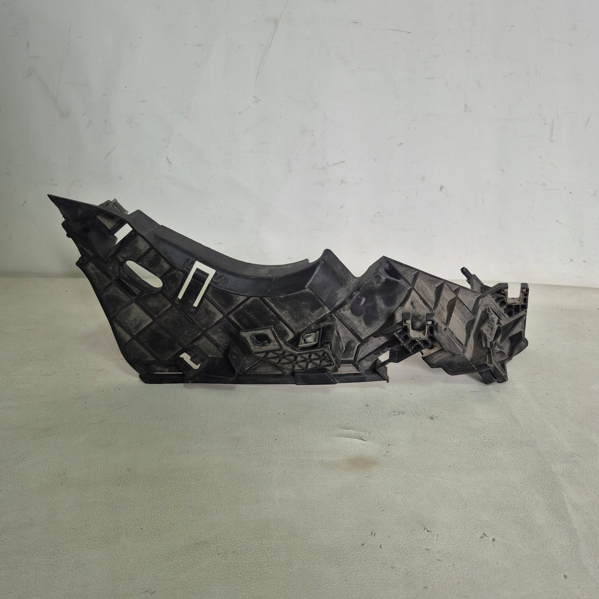 A7 4G -> support bracket holder lights right front front 1301073049