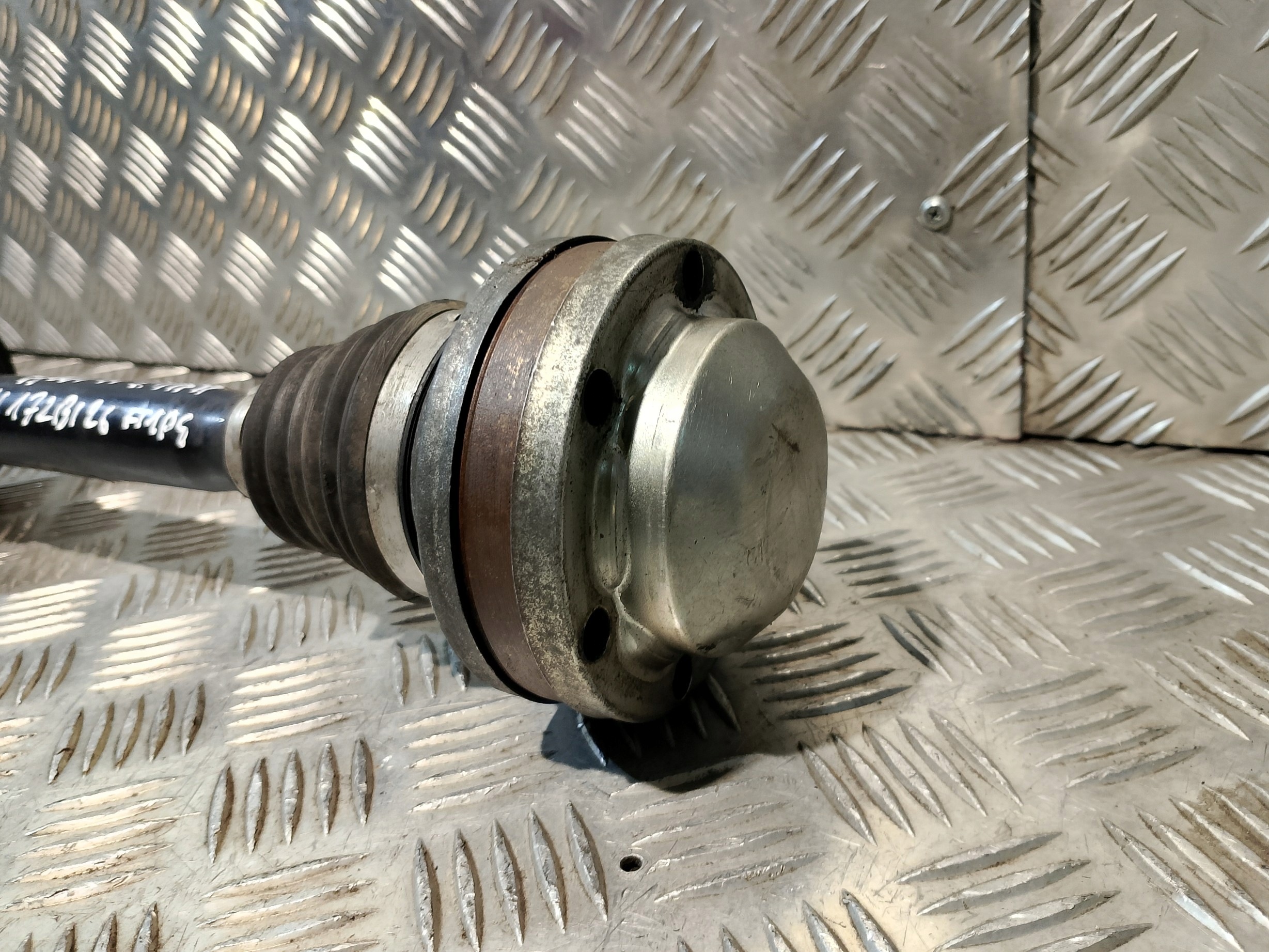 semi-axis left front AUDI TT 2.0 TFSI 8J0407761A