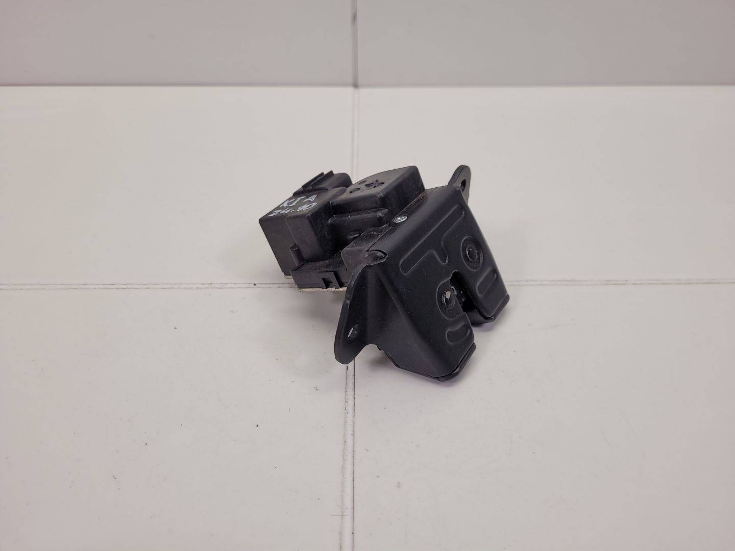 lock bonnet boot Hyundai ix20 facelift 2016 81230-1H000