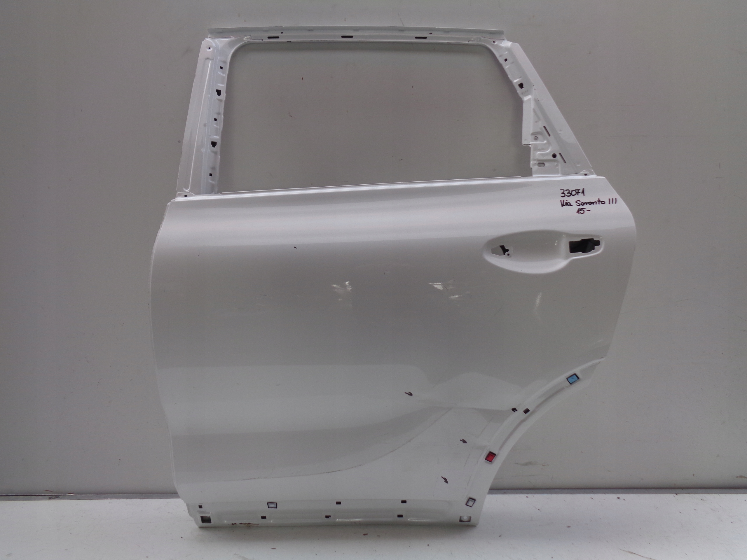 door left rear. KIA SORENTO III 15- NR 33071