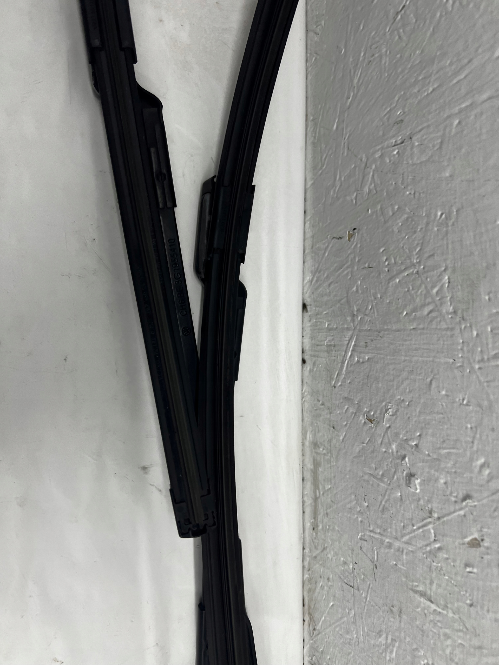wiper arm front EU 3G1955410 3G1955409 VW PASSAT B8 14-20