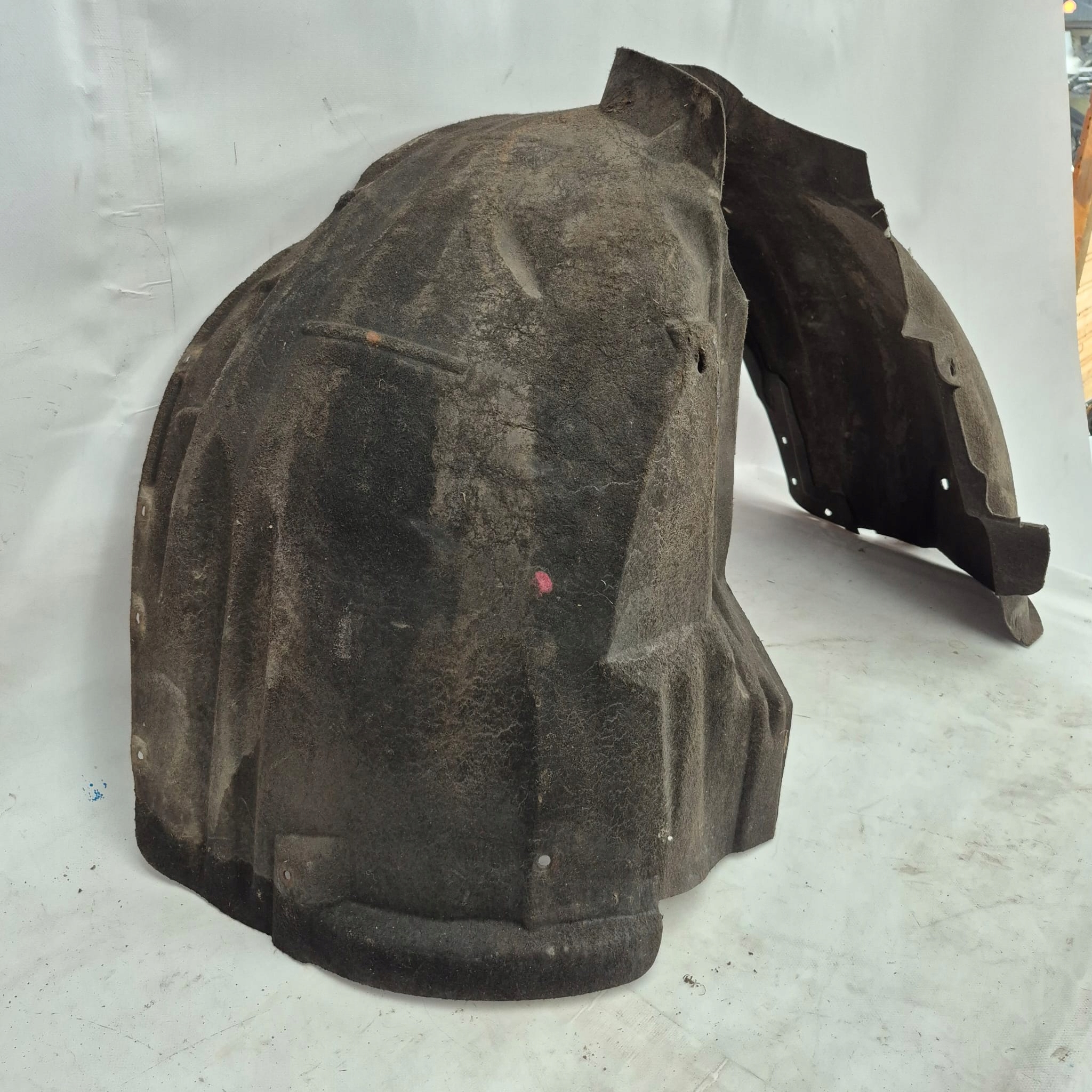 VOLVO XC60 and 1 08-17 mudguard right front front 31298151
