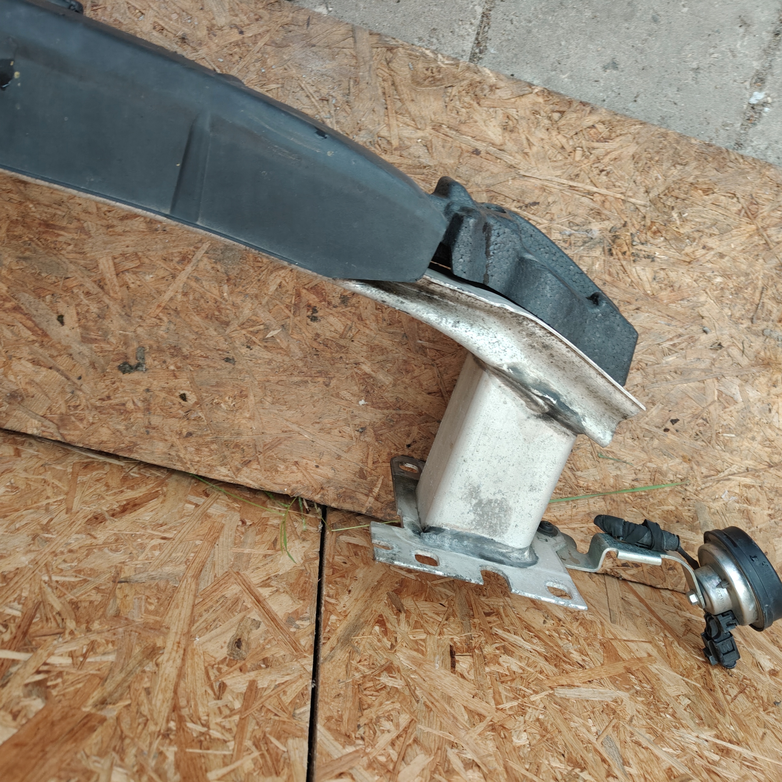 bumper support front AUDI A3 8V SPORTBACK complete