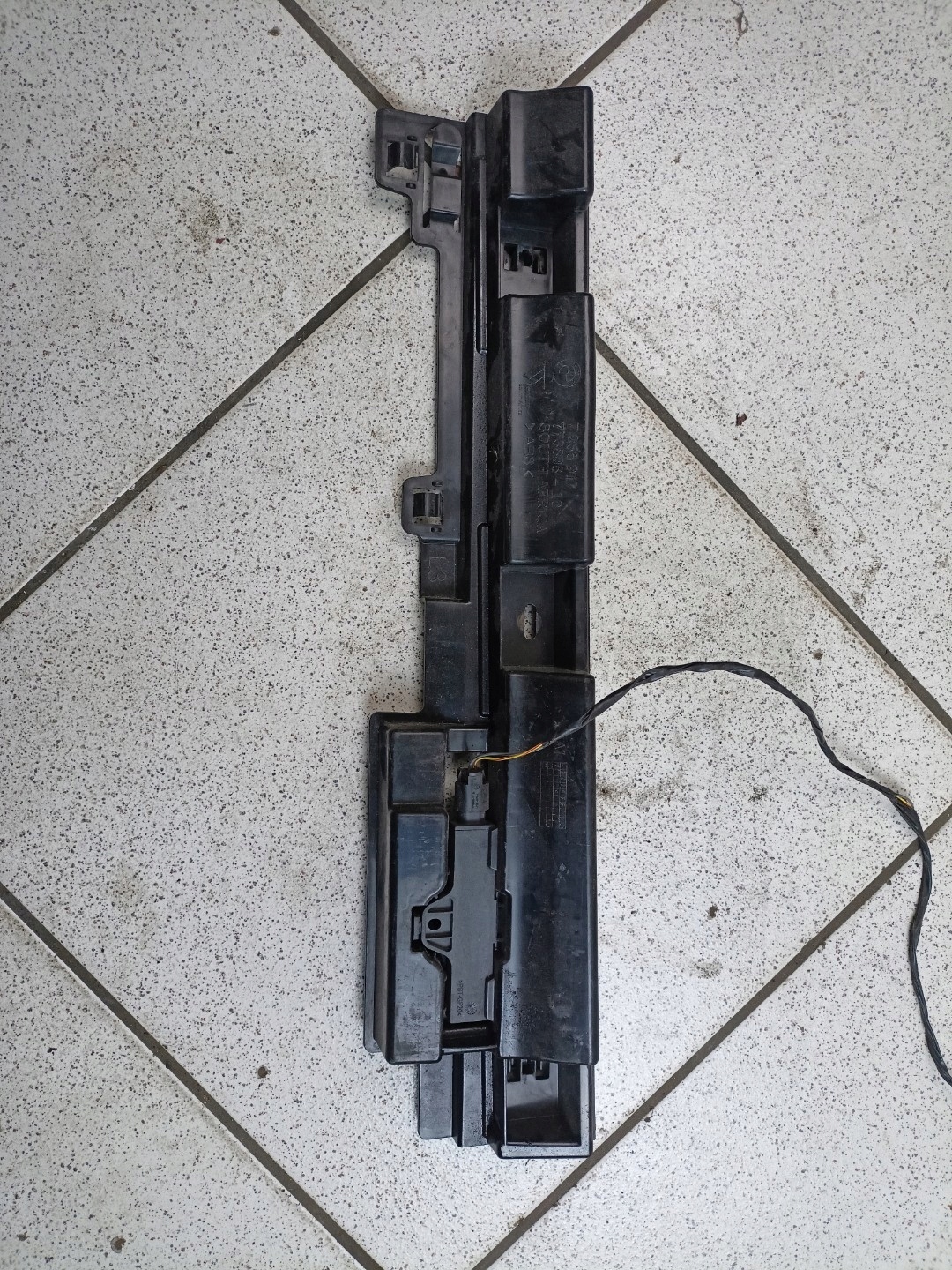 bracket holder of the threshold left side BMW 3 F30 2013 7256917