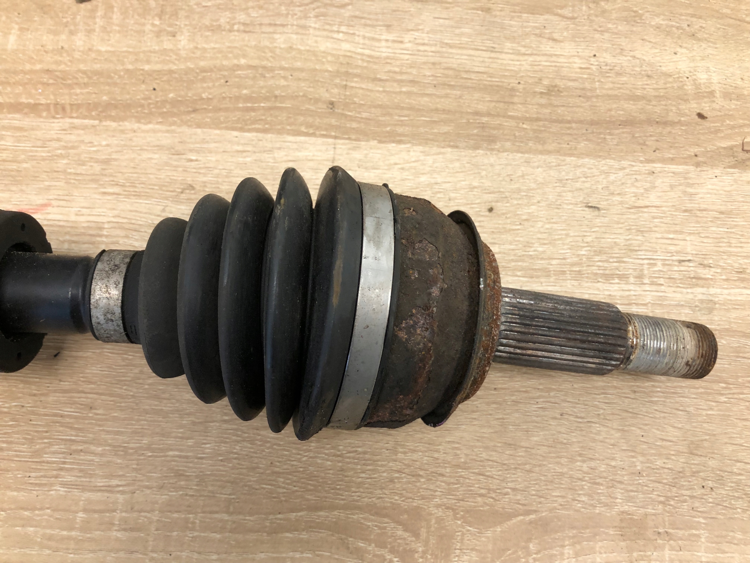 semi-axis left RENAULT KADJAR 391015656R
