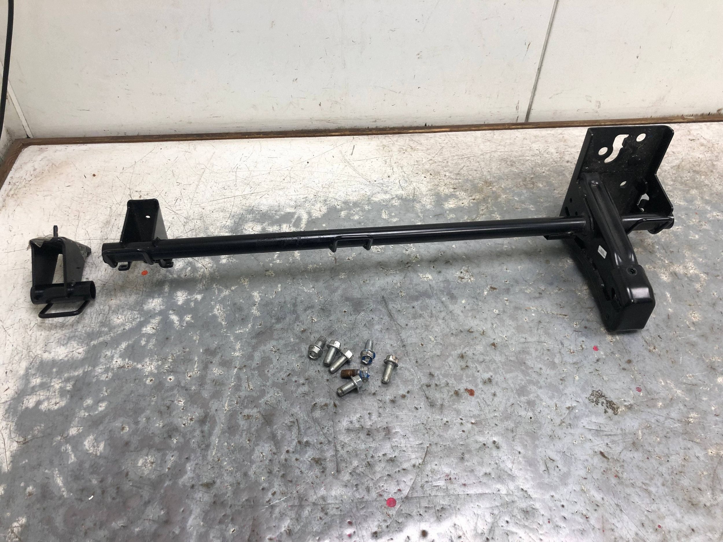 Support Support plaque ISOFIX SUZUKI SWIFT MK6