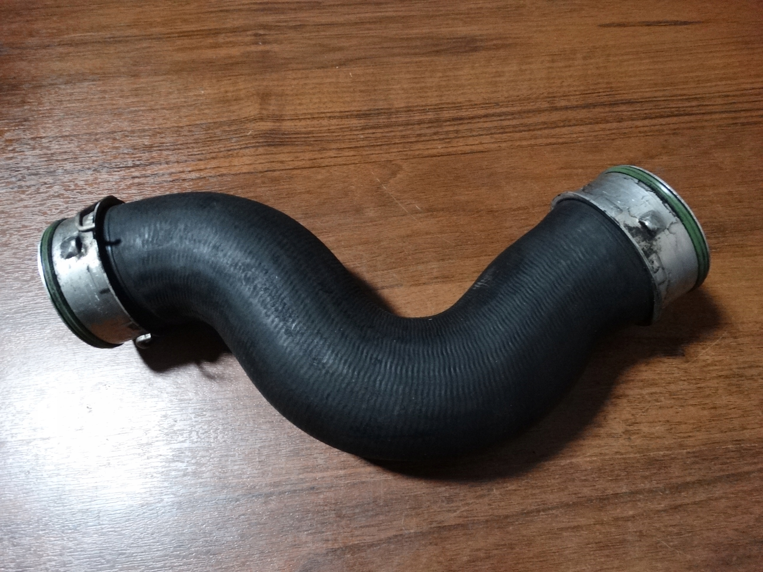 IDEALNY Schlauch intercooler AUDI VW SKODA 1