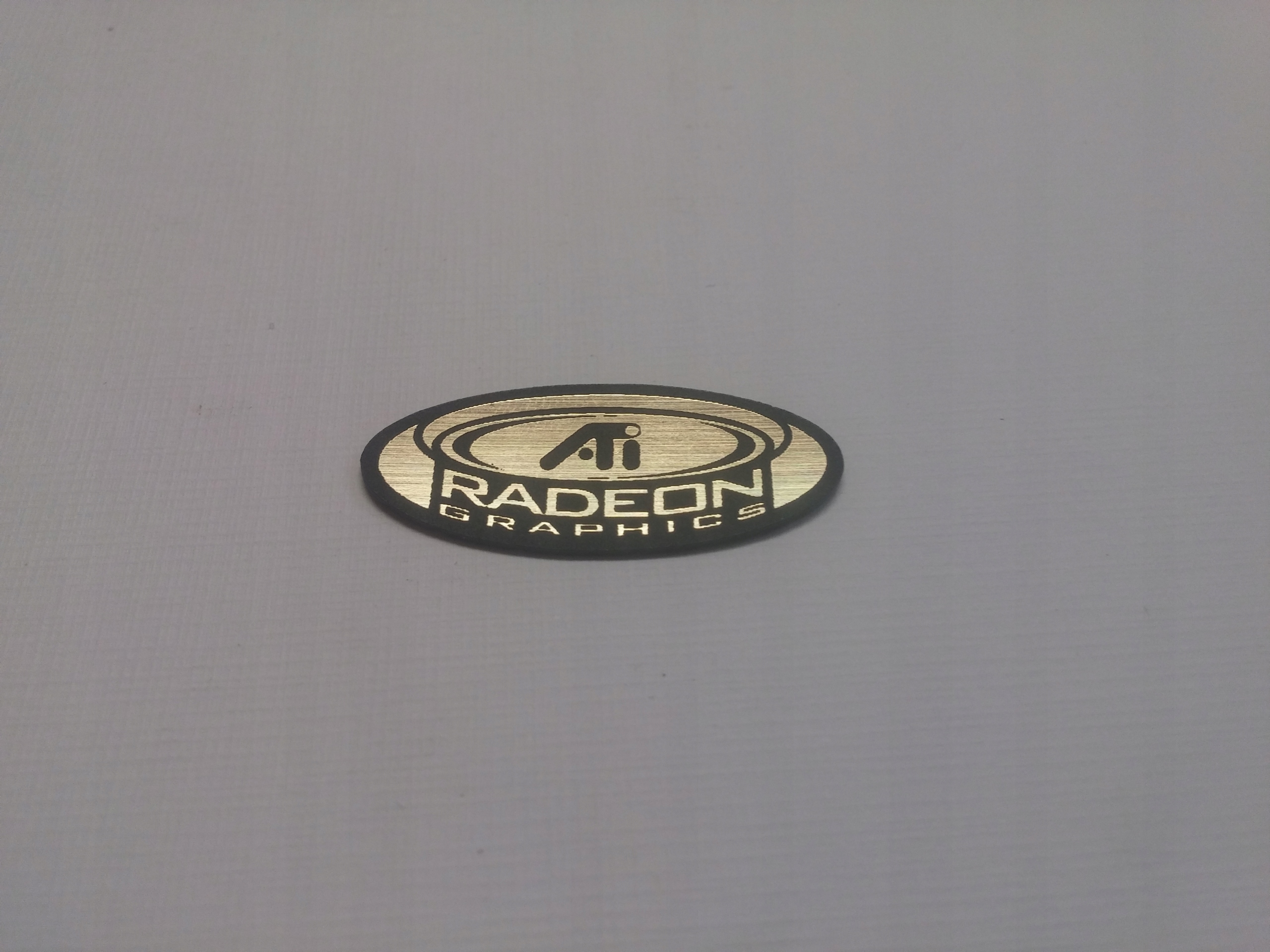 

Ati Radeon naklejka emblemat 33 x 13 mm *złota
