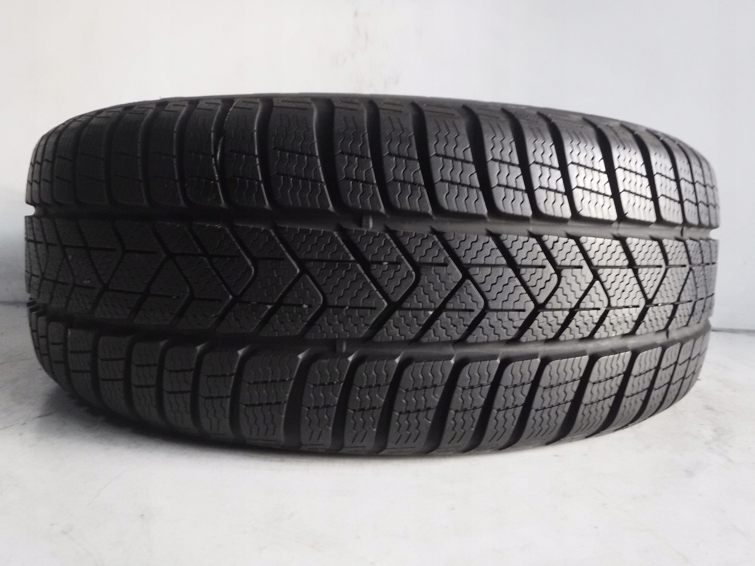 OPONA PIRELLI WINTER SOTTOZERO 3 205/55/16 91H Model Winter SottoZero 3