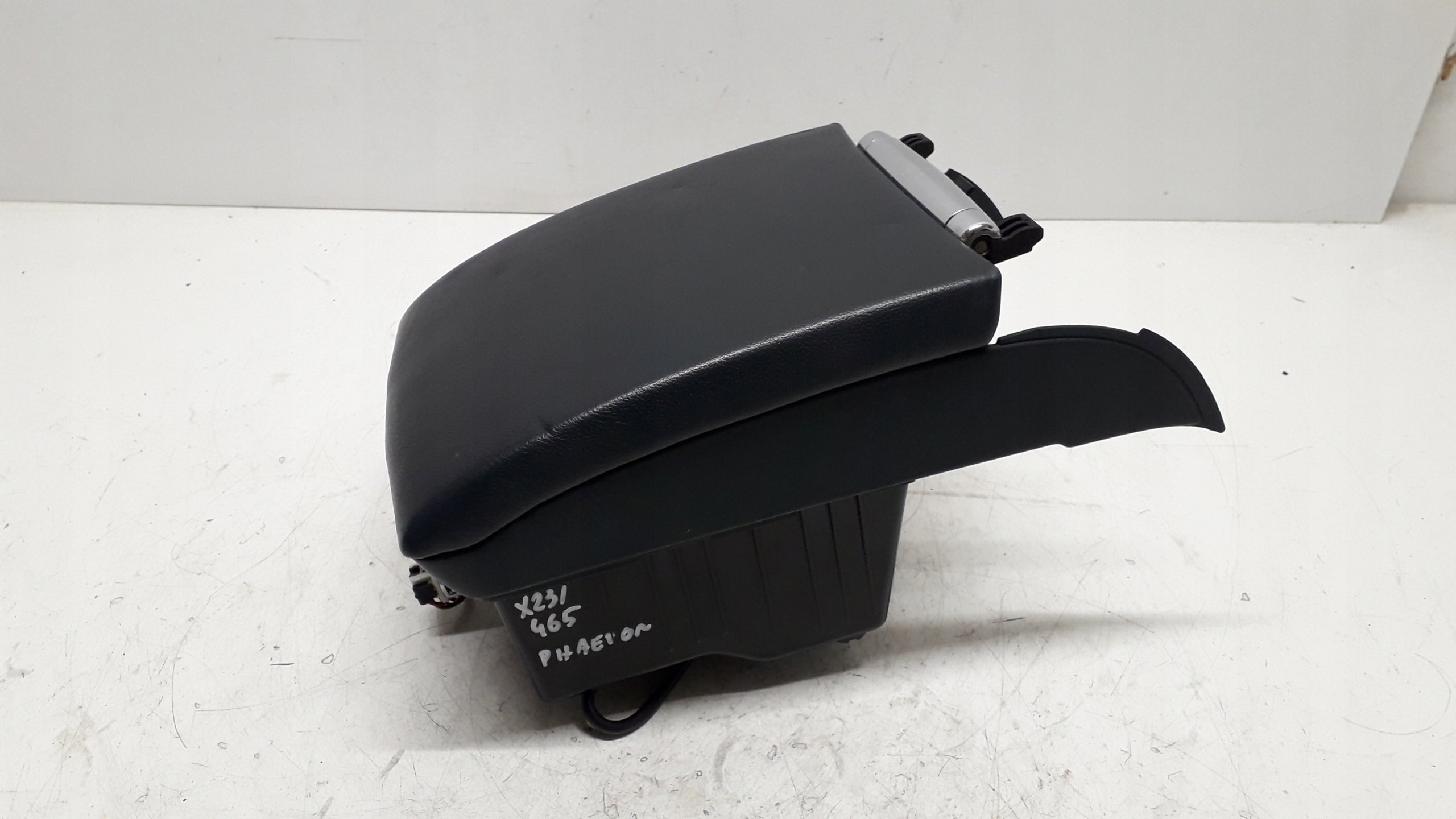 VW PHAETON PODŁOKIETNIK NIEBIESKI