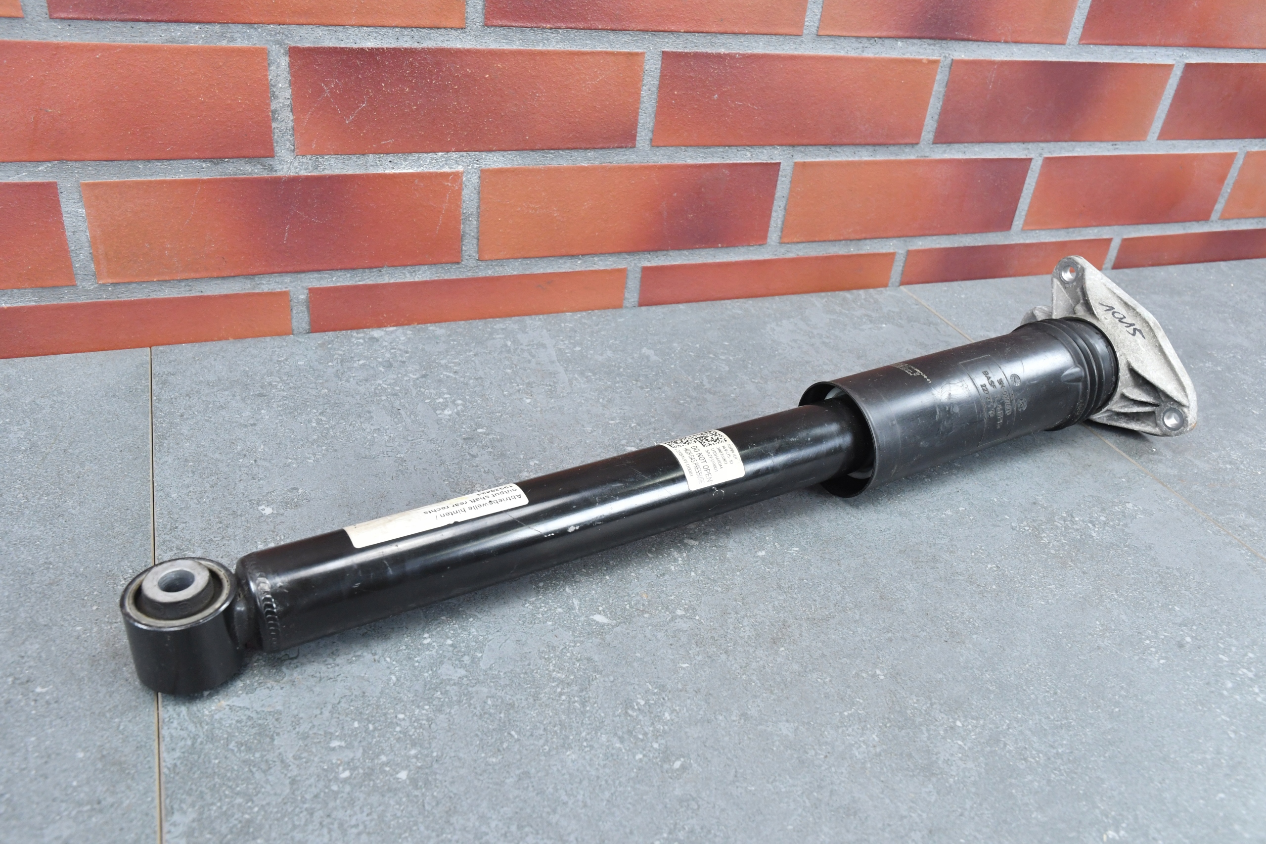 shock absorber right left rear part rear BMW X2 U10 35iX 5A2FD90 34588km