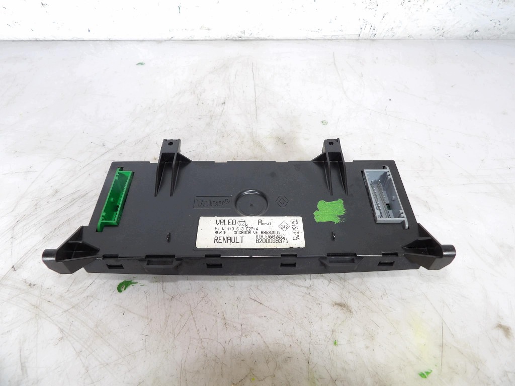 RENAULT CLIO II PANEL des lüfters 8200069371