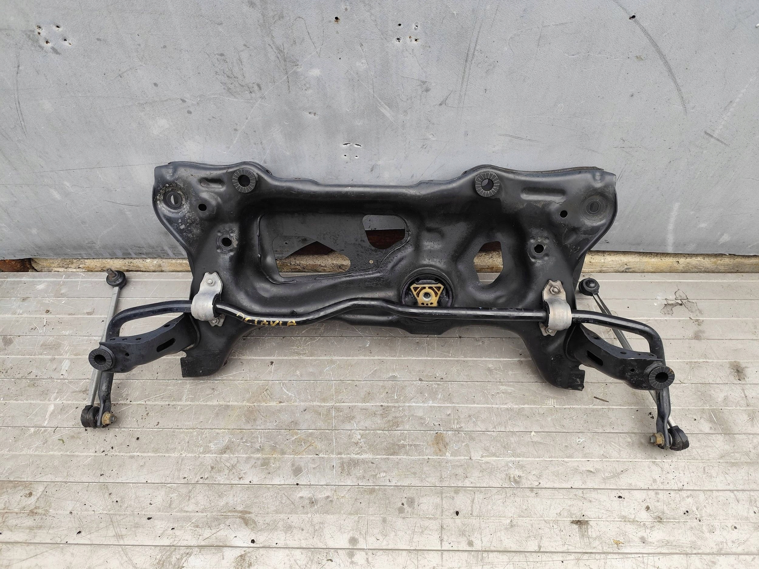 SKODA OCTAVIA IV subframe axle beam 5WA199315