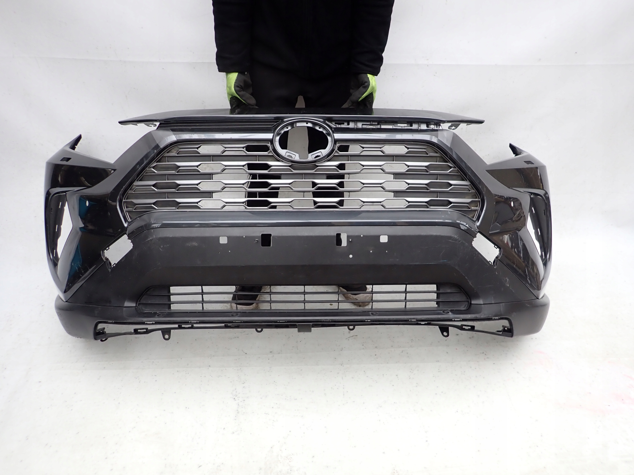 TOYOTA RAV4 V 19- bumper front front PDC SPR