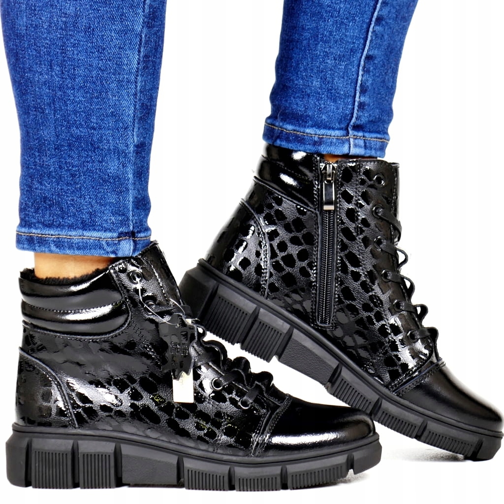 Dámské Kotníkové Boty S Platformou Na Traperové Podrážce, Černý Lak