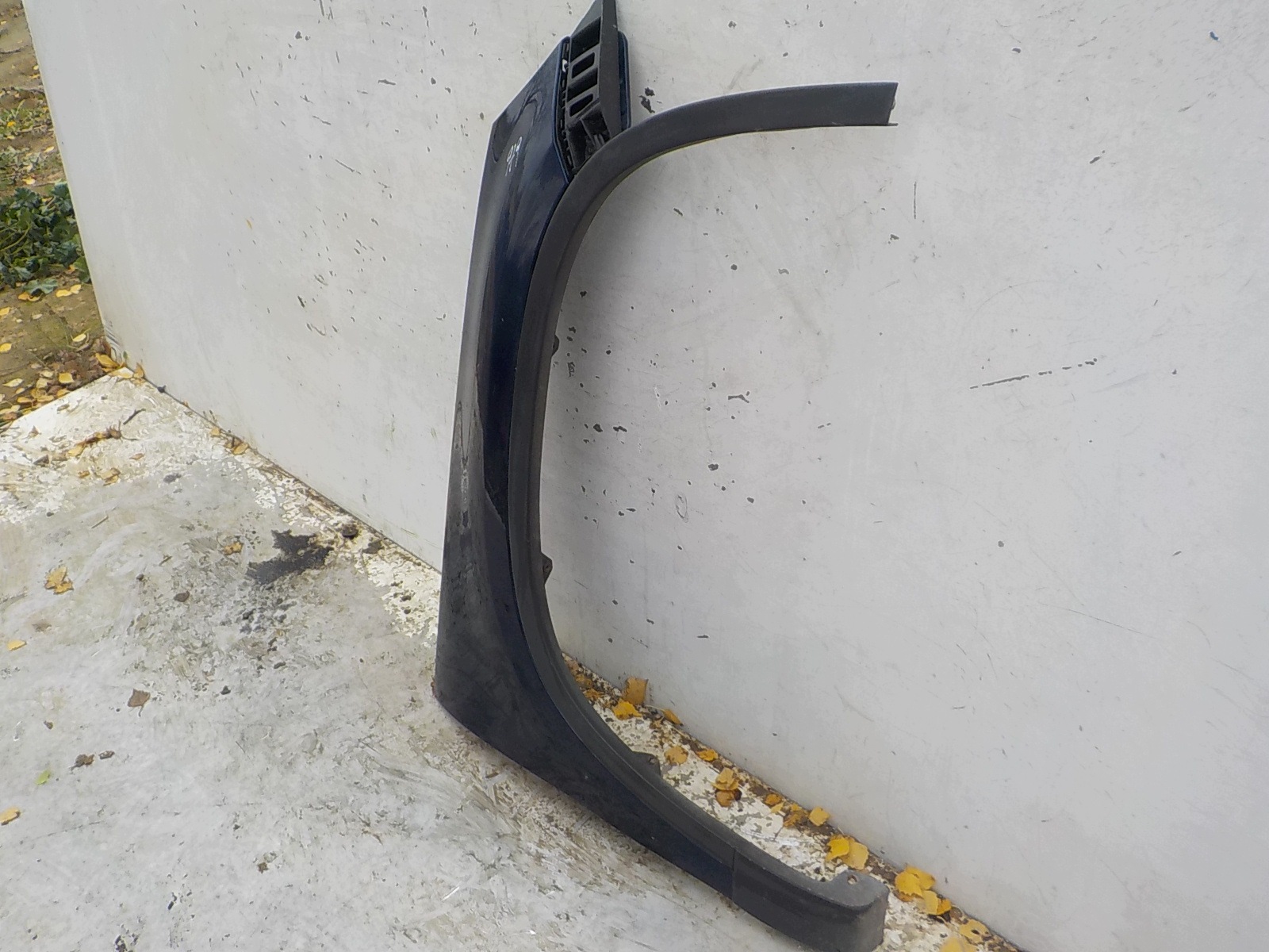 979 VOLKSWAGEN TIGUAN and 5N fender right front front
