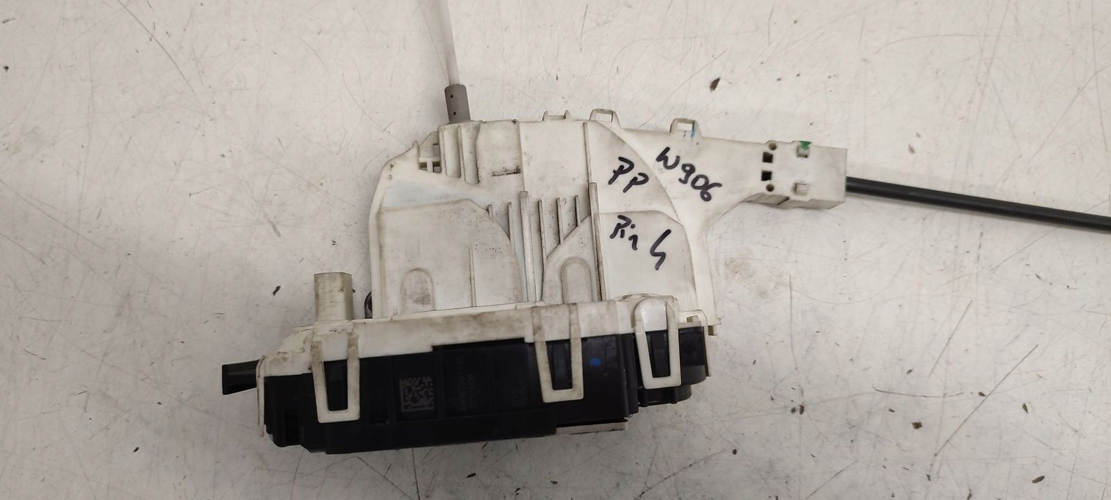 lock door front front right Mercedes Sprinter 906