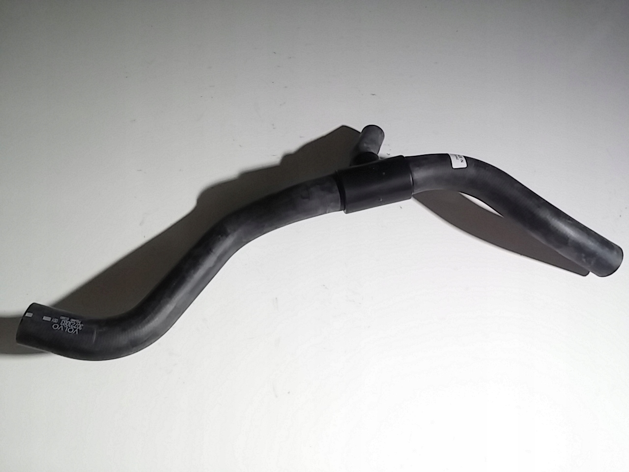 Volvo C30 S70 S40 V50 horní potrubí chladiče Oe 30723083