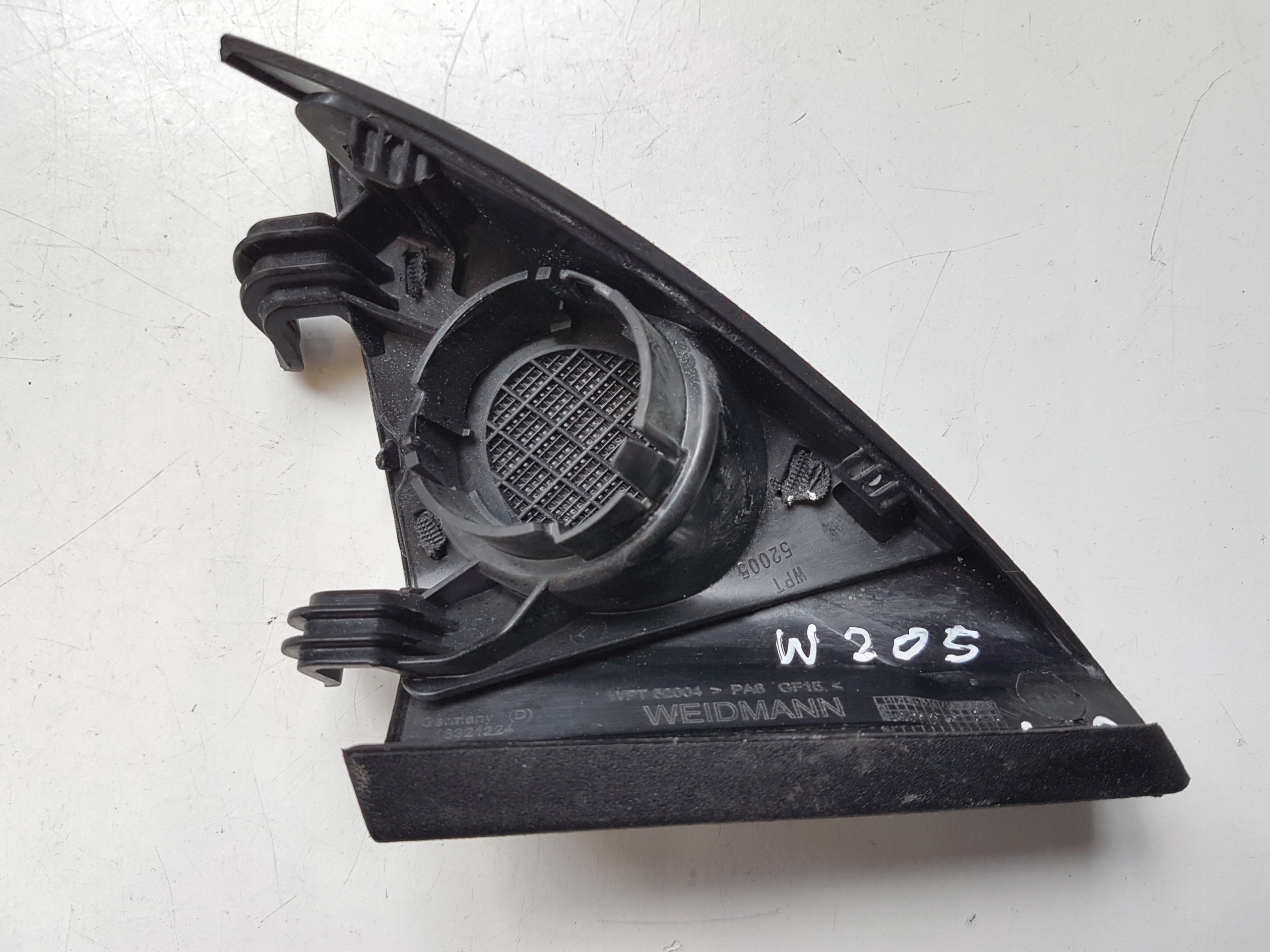 OSŁONA GŁOŚNIKA LEWA PRZÓD MERCEDES C-KLASA W205 Typ samochodu Samochody osobowe