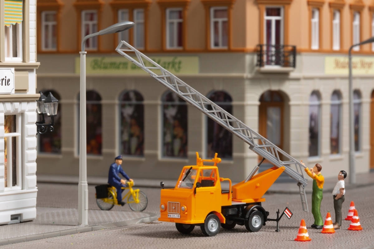 Auhagen 41656 Multicar M22 s výsuvným žebříkem H0