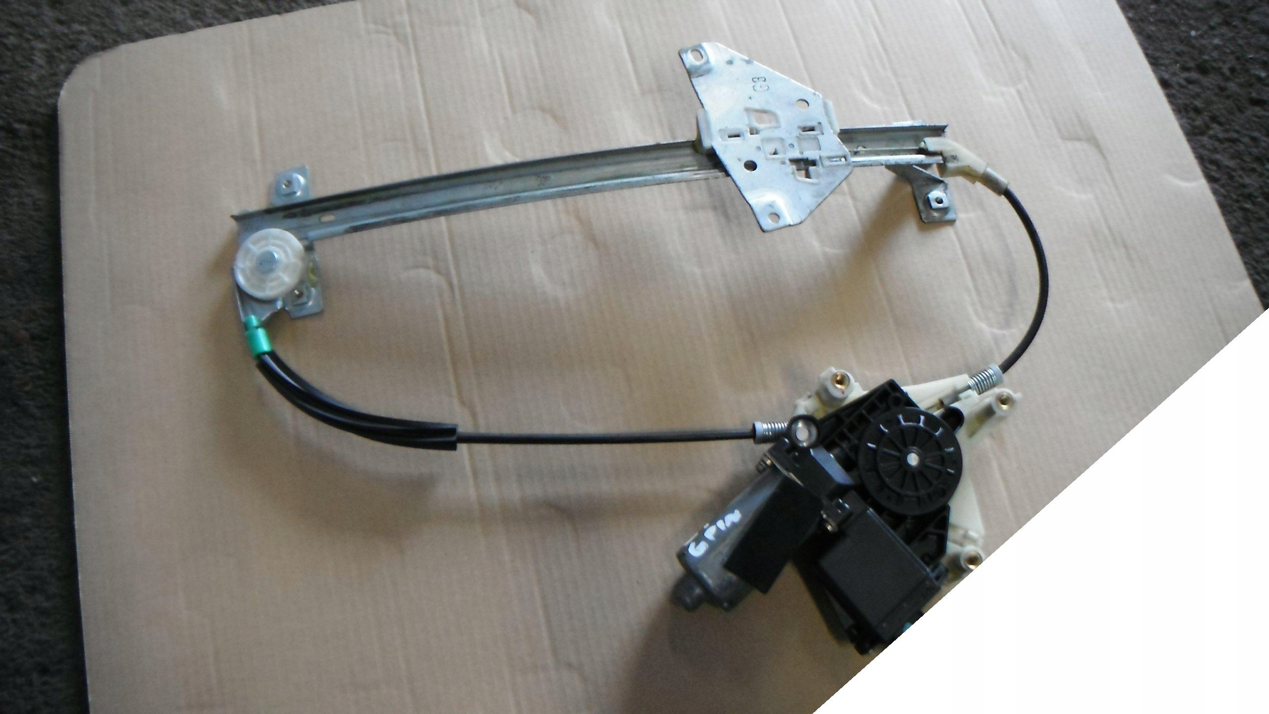 SPACE STAR 98-06 MECHANIZM SZYBY LEWY TYLNY ELEK