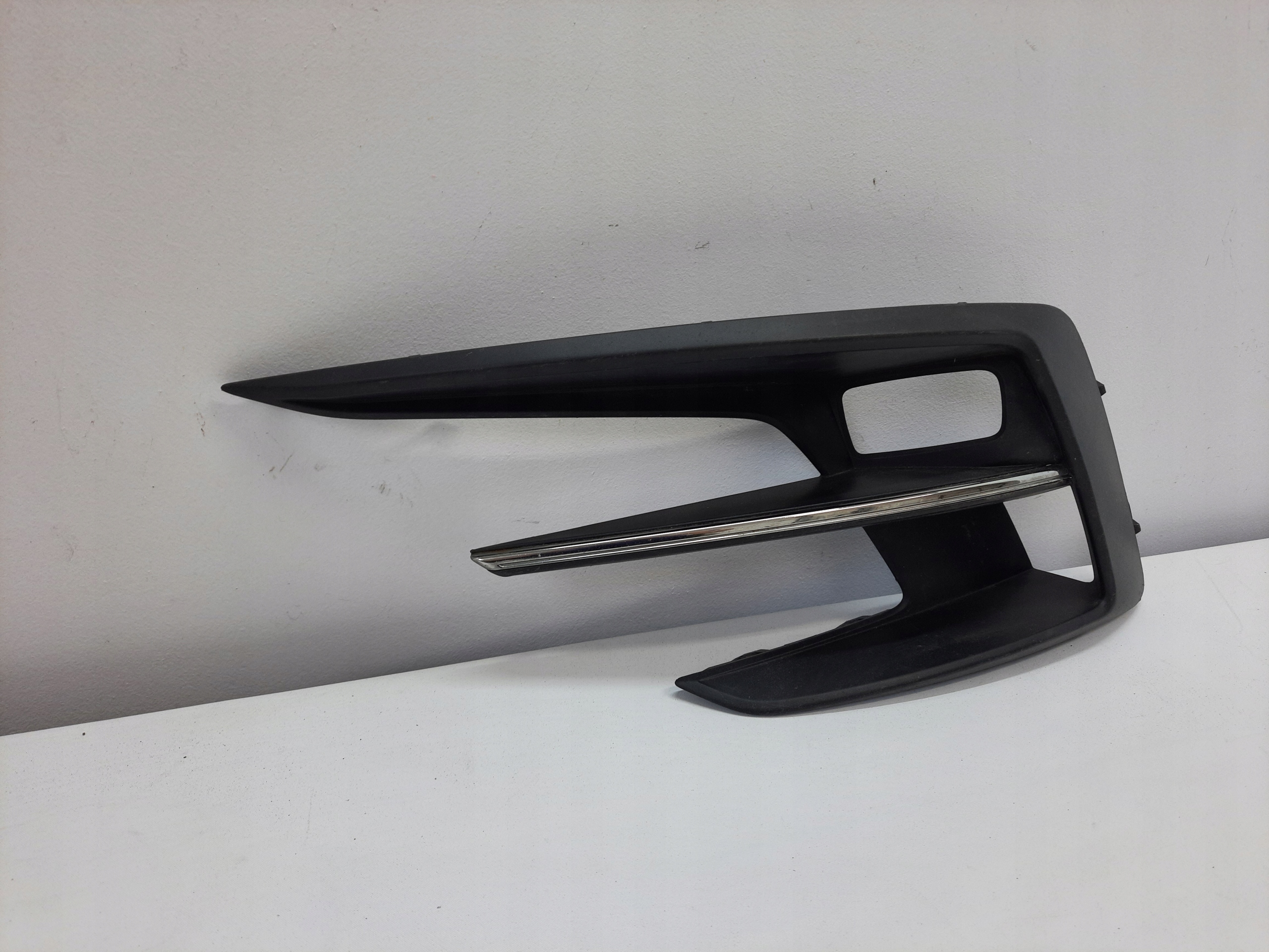 RENAULT MEGANE 4 IV LIFT 20- grid of a bumper left front original